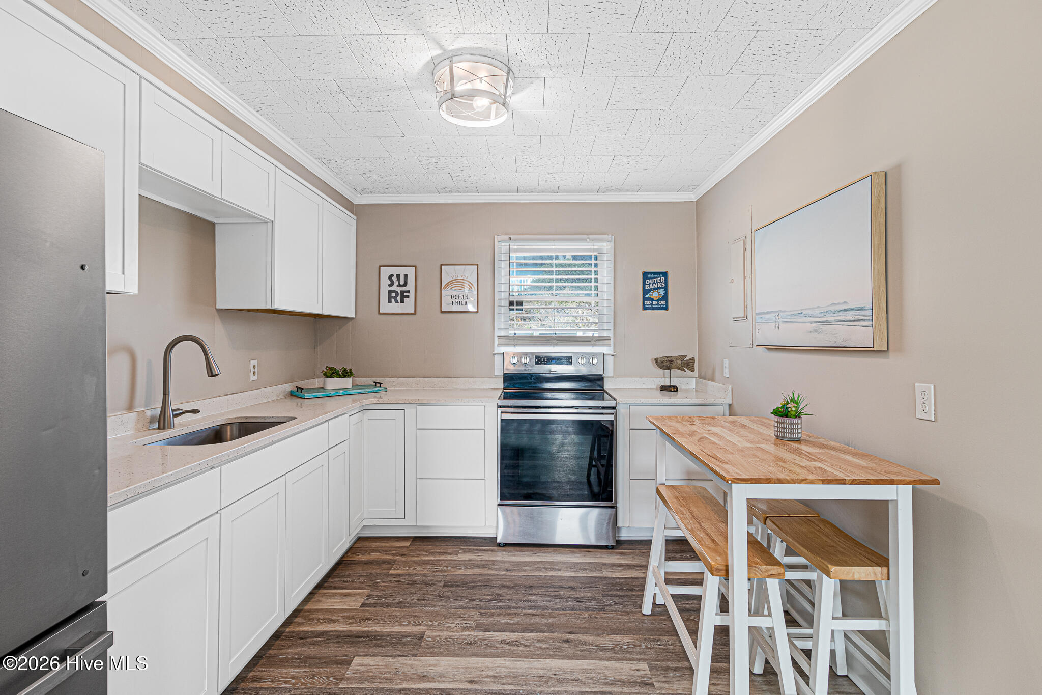 100553851 | Photo 30