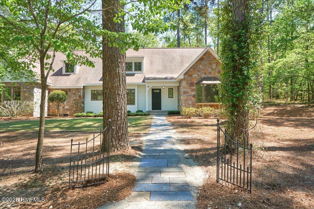 141 Bridgewater Drive, Southern Pines, NC, 28387