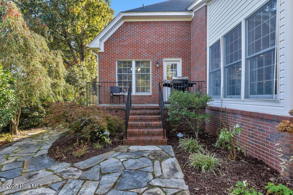 100516339 | Photo 44