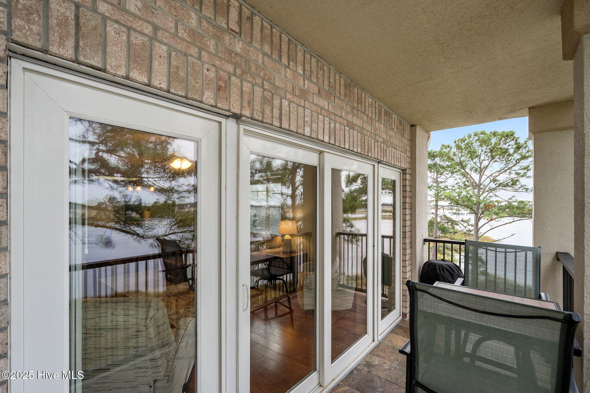 100535787 | Photo 36