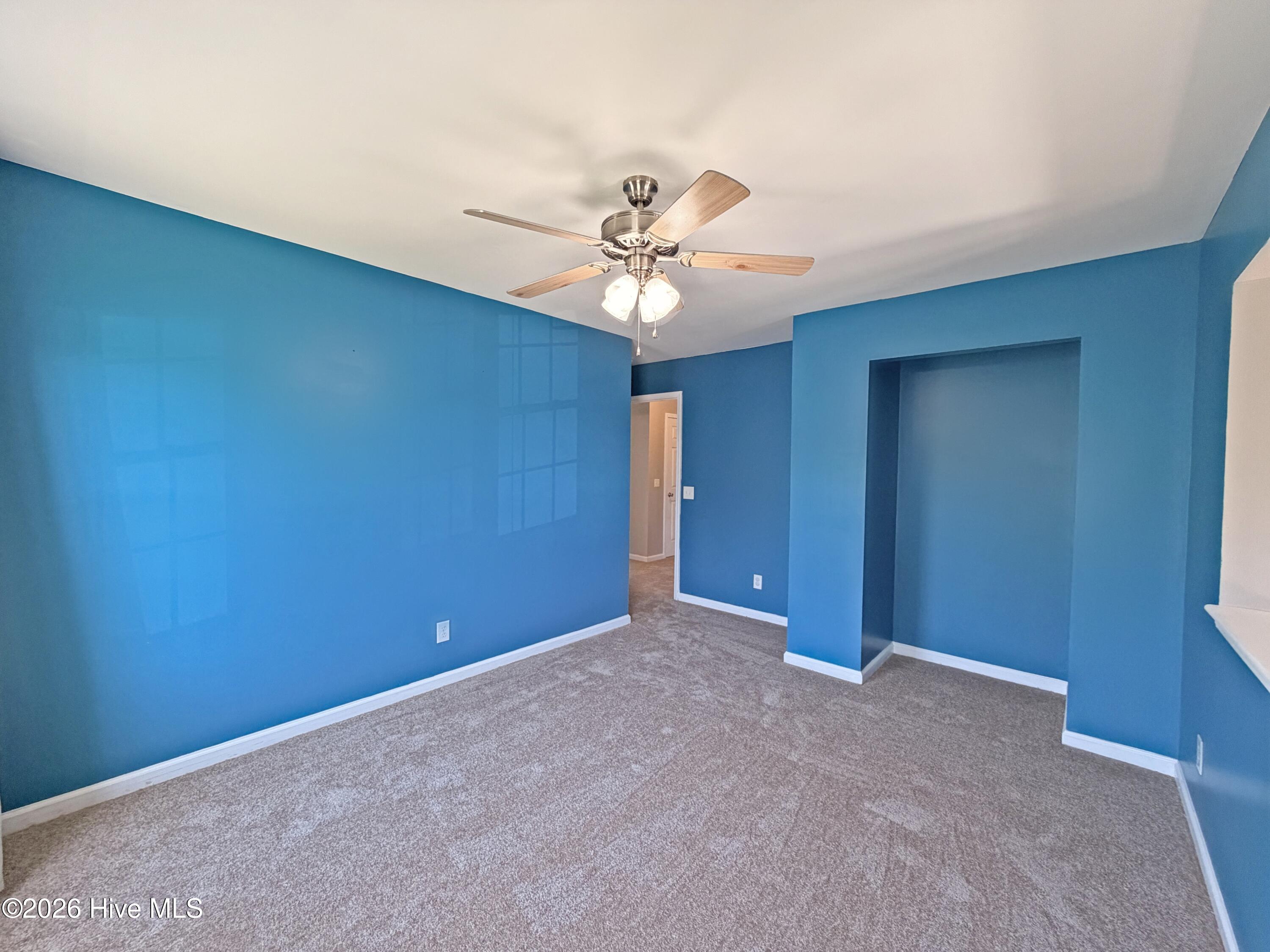 100547389 | Photo 34