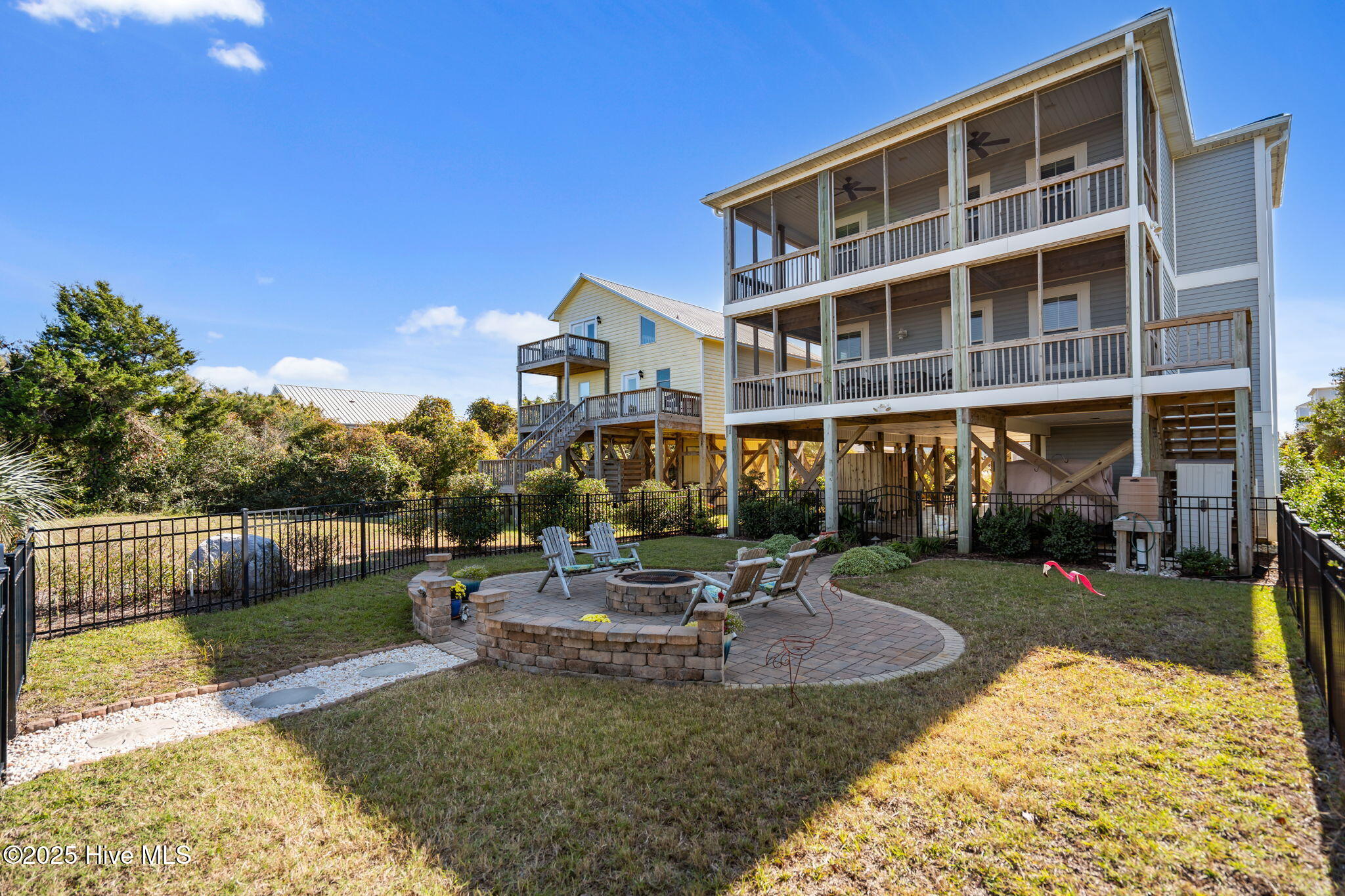 100543391 | Photo 54