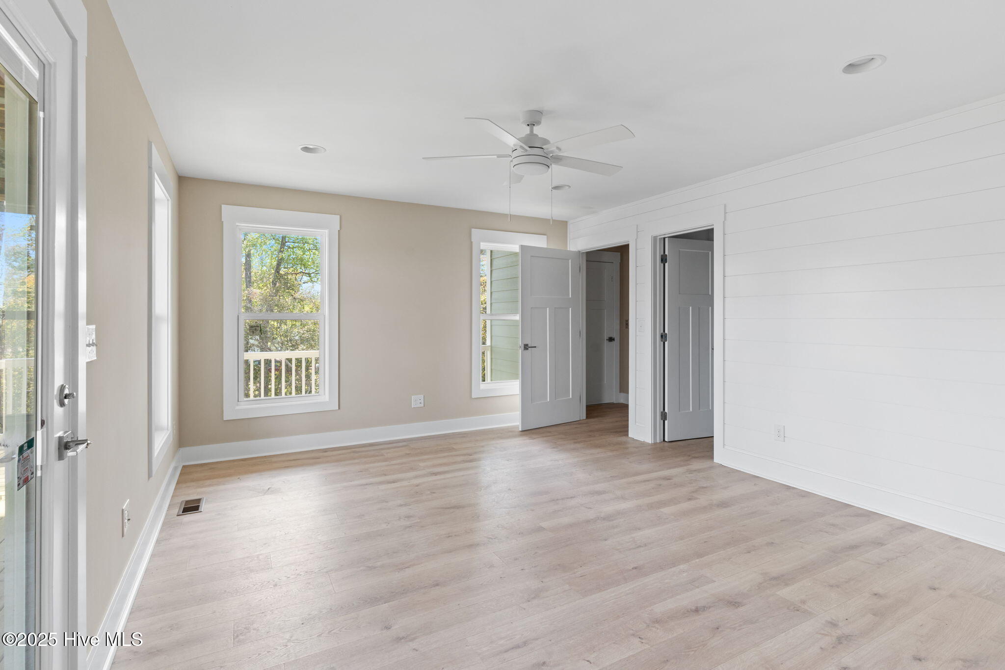 100485023 | Photo 34