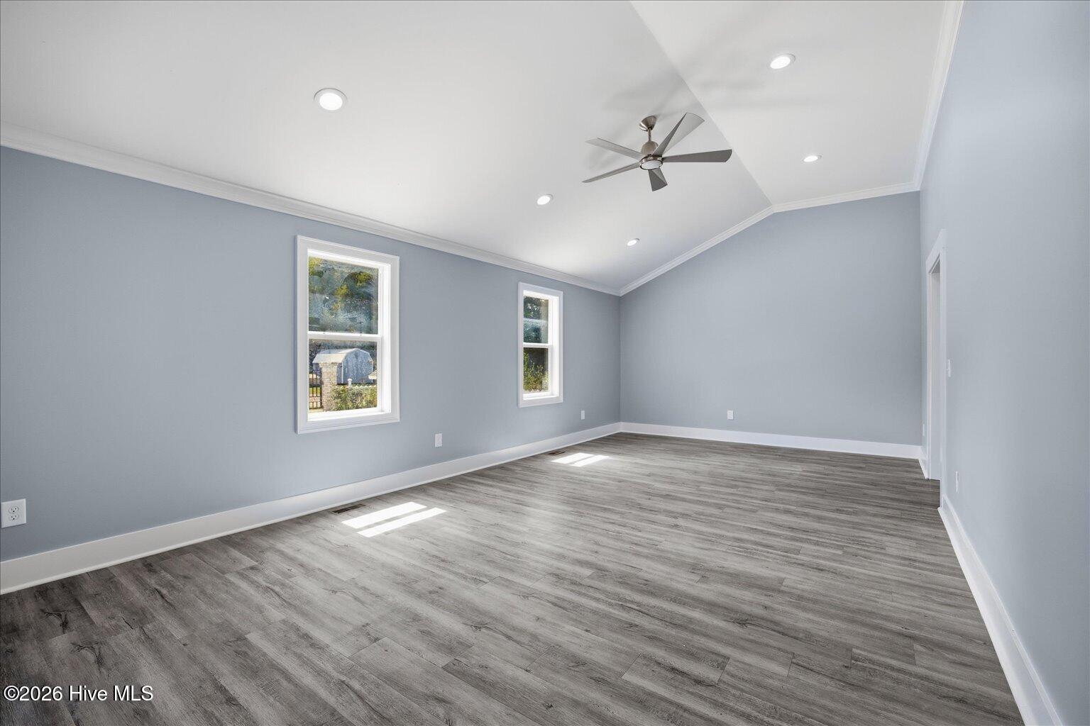 100565054 | Photo 41