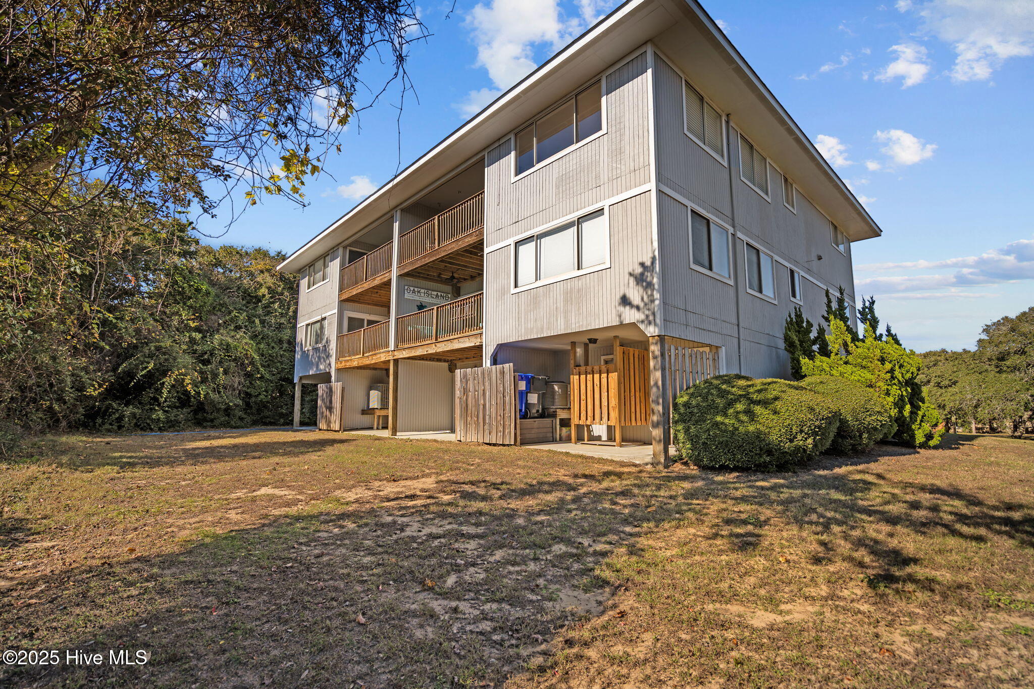 100541218 | Photo 55