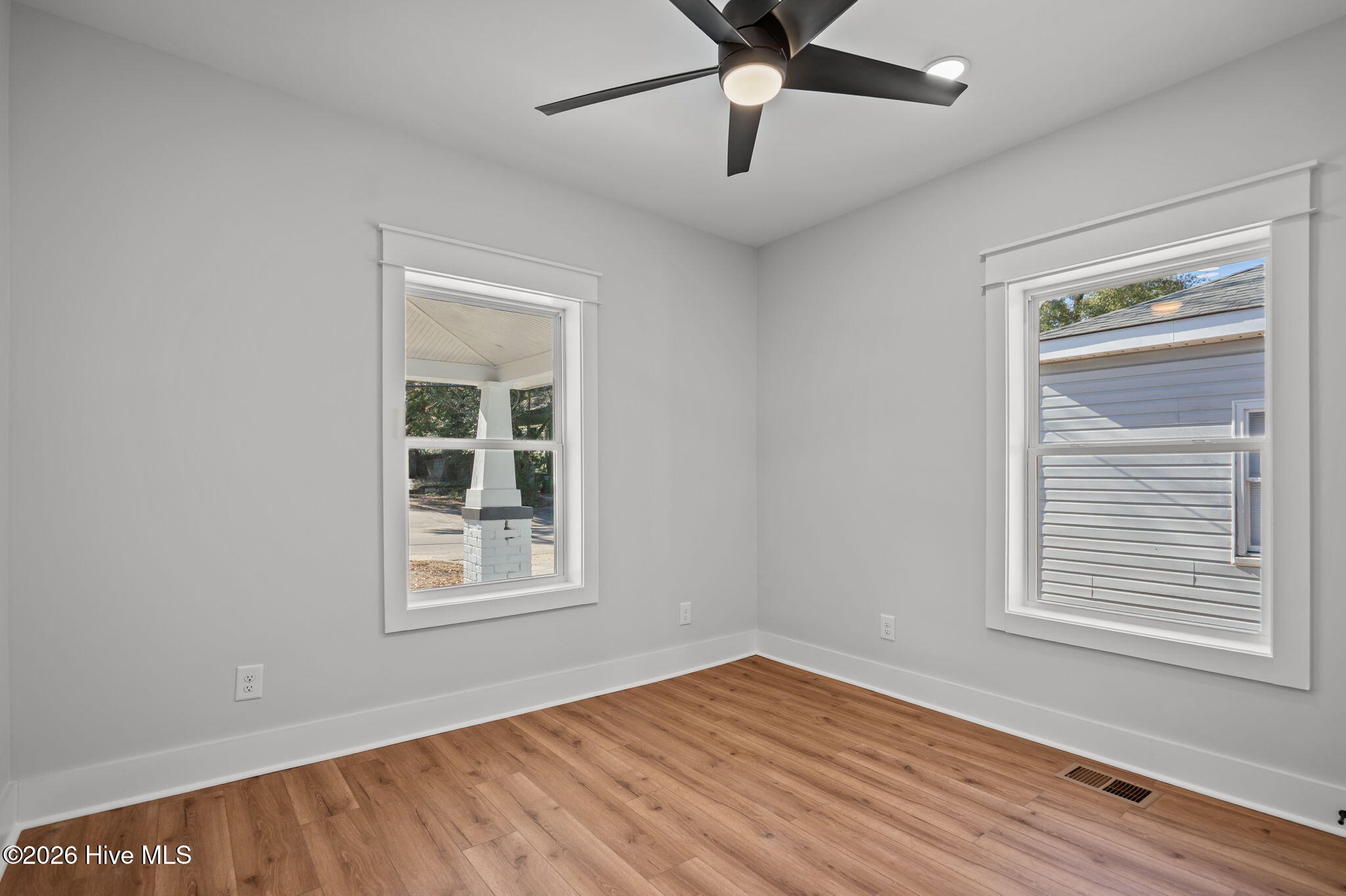 100550651 | Photo 35