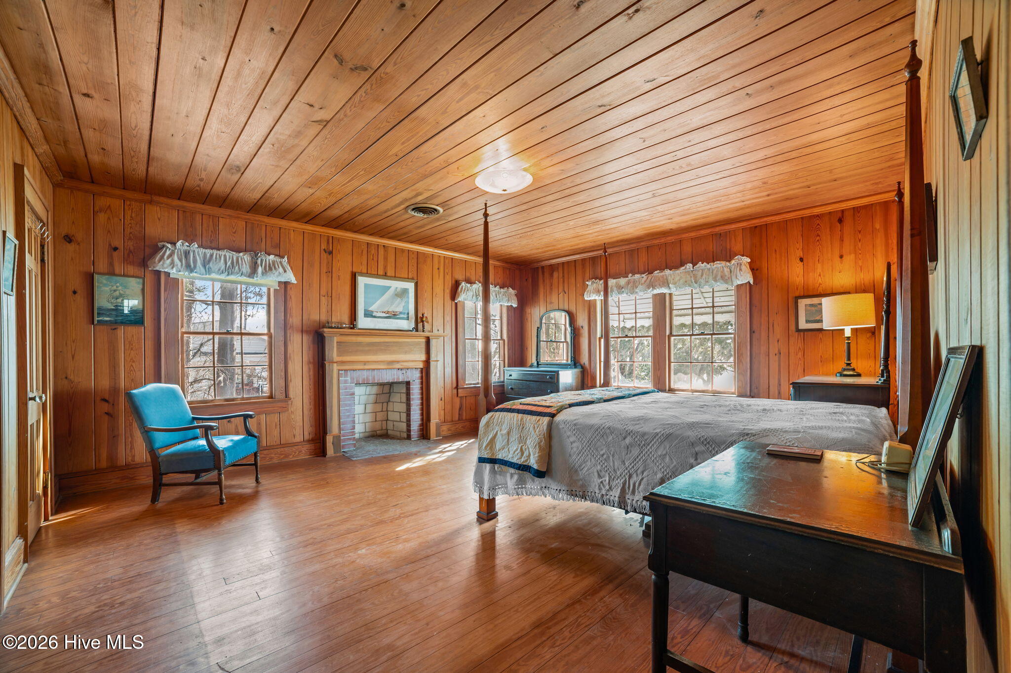 Downstairs Bedroom 1