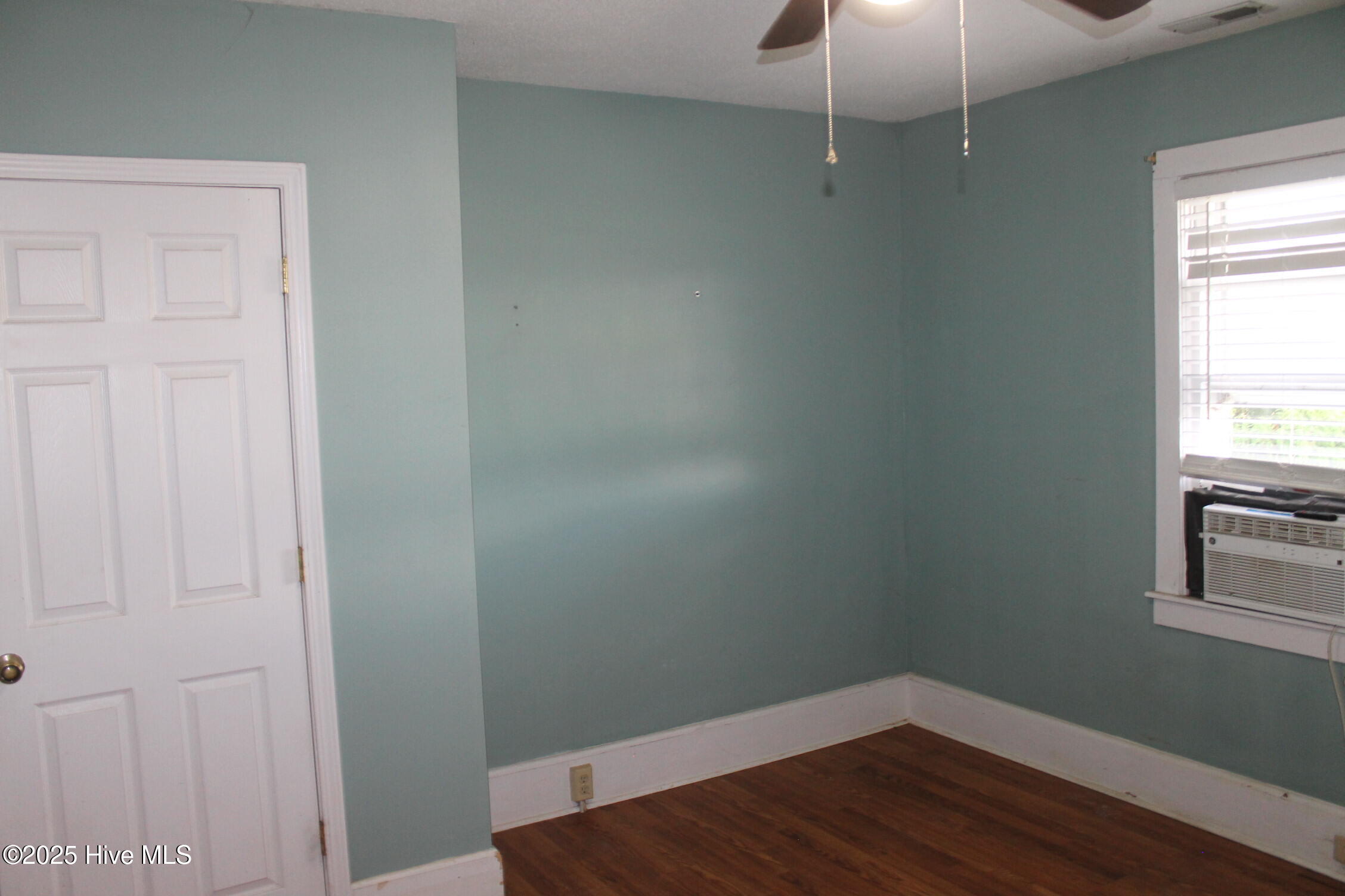 100535341 | Photo 24