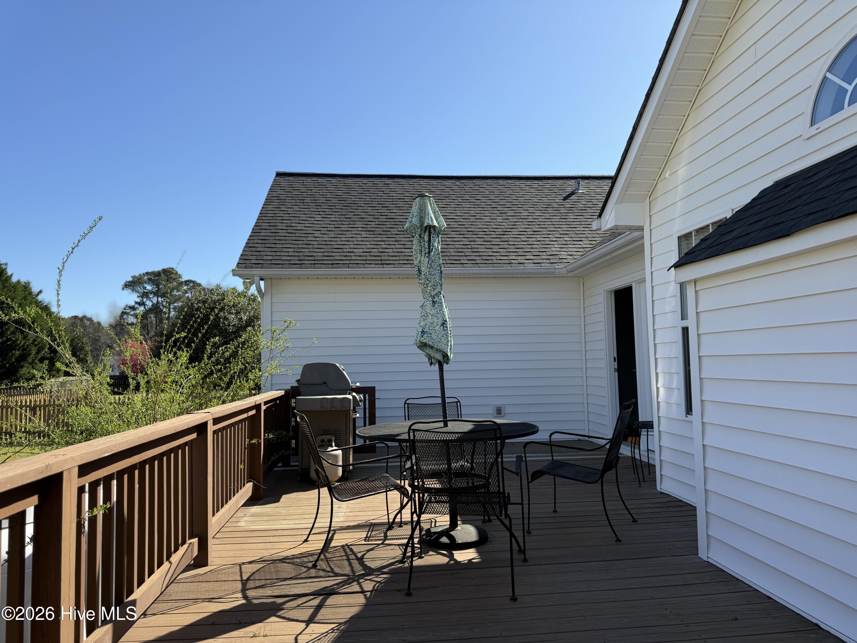 100561719 | Photo 27