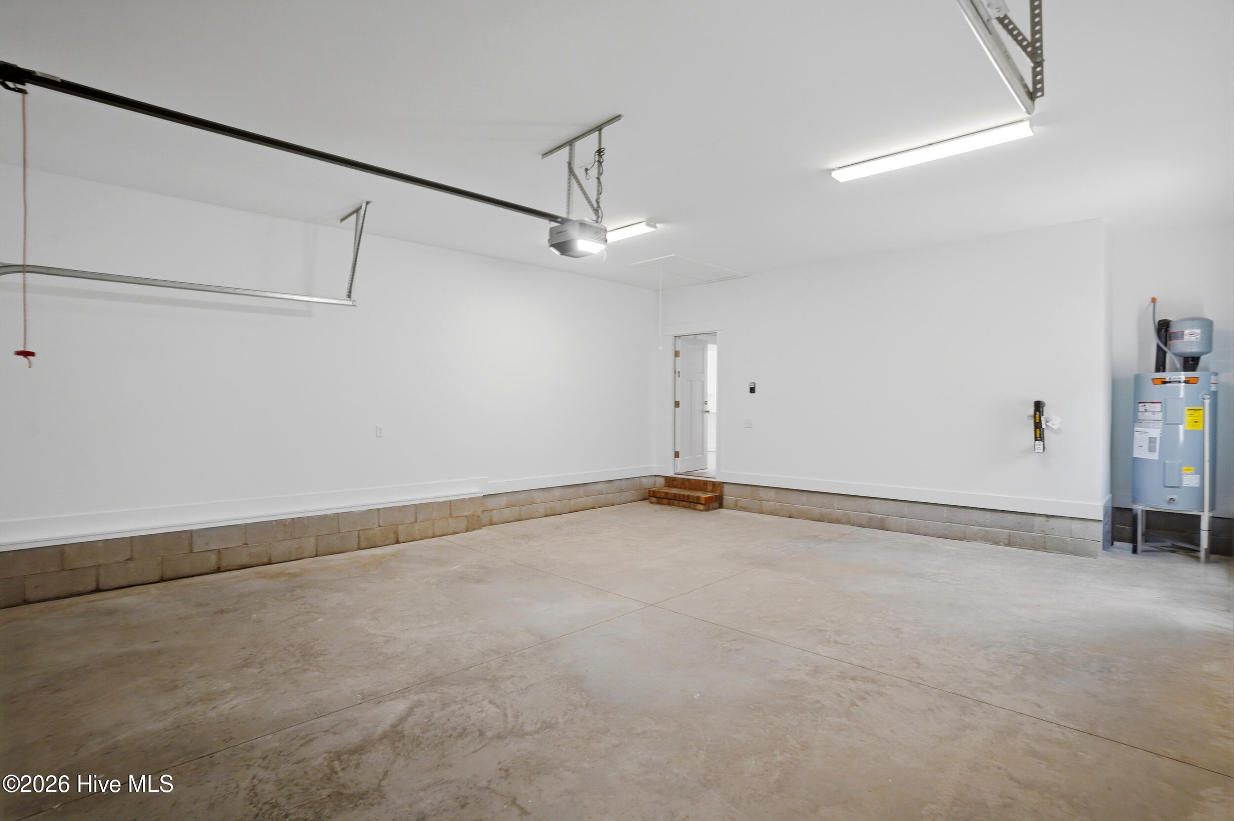 100556928 | Photo 37