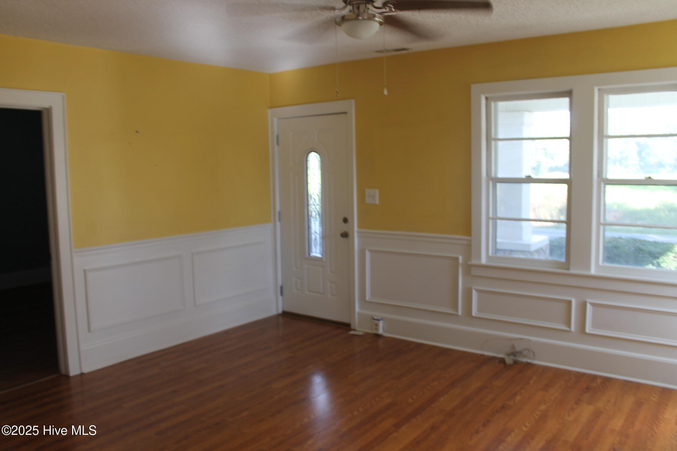 100535341 | Photo 15