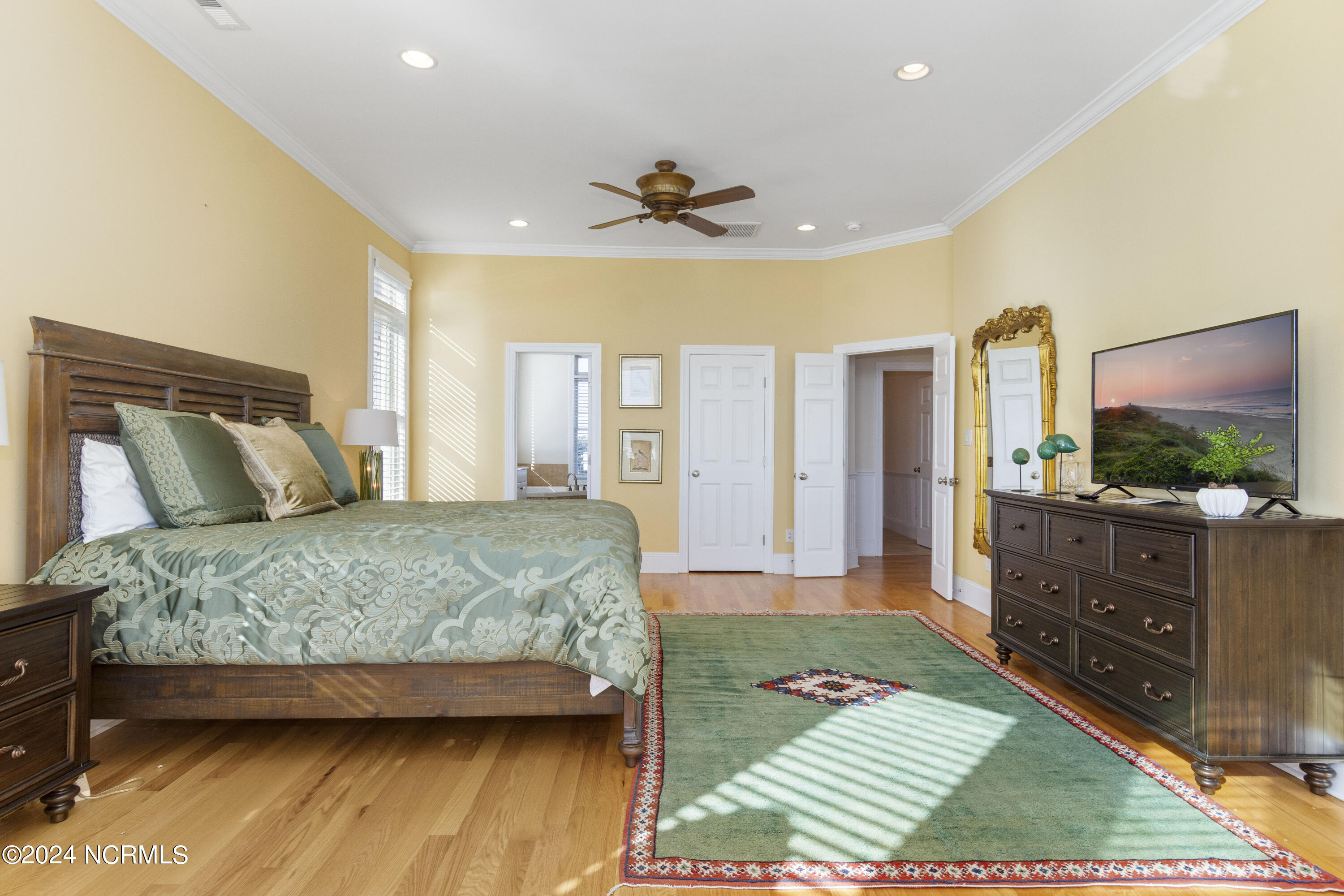 100429078 | Photo 27