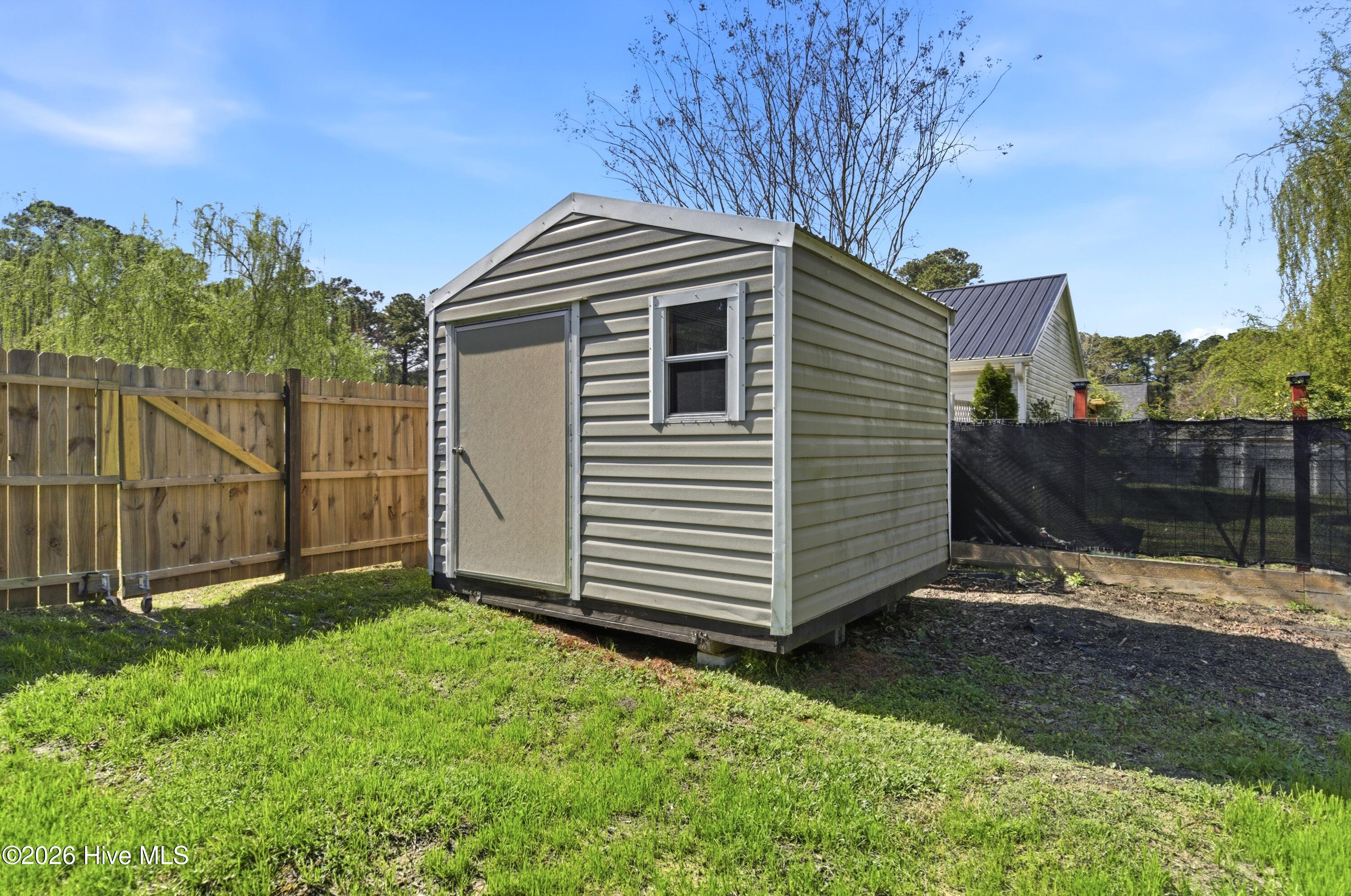 100561176 | Photo 44