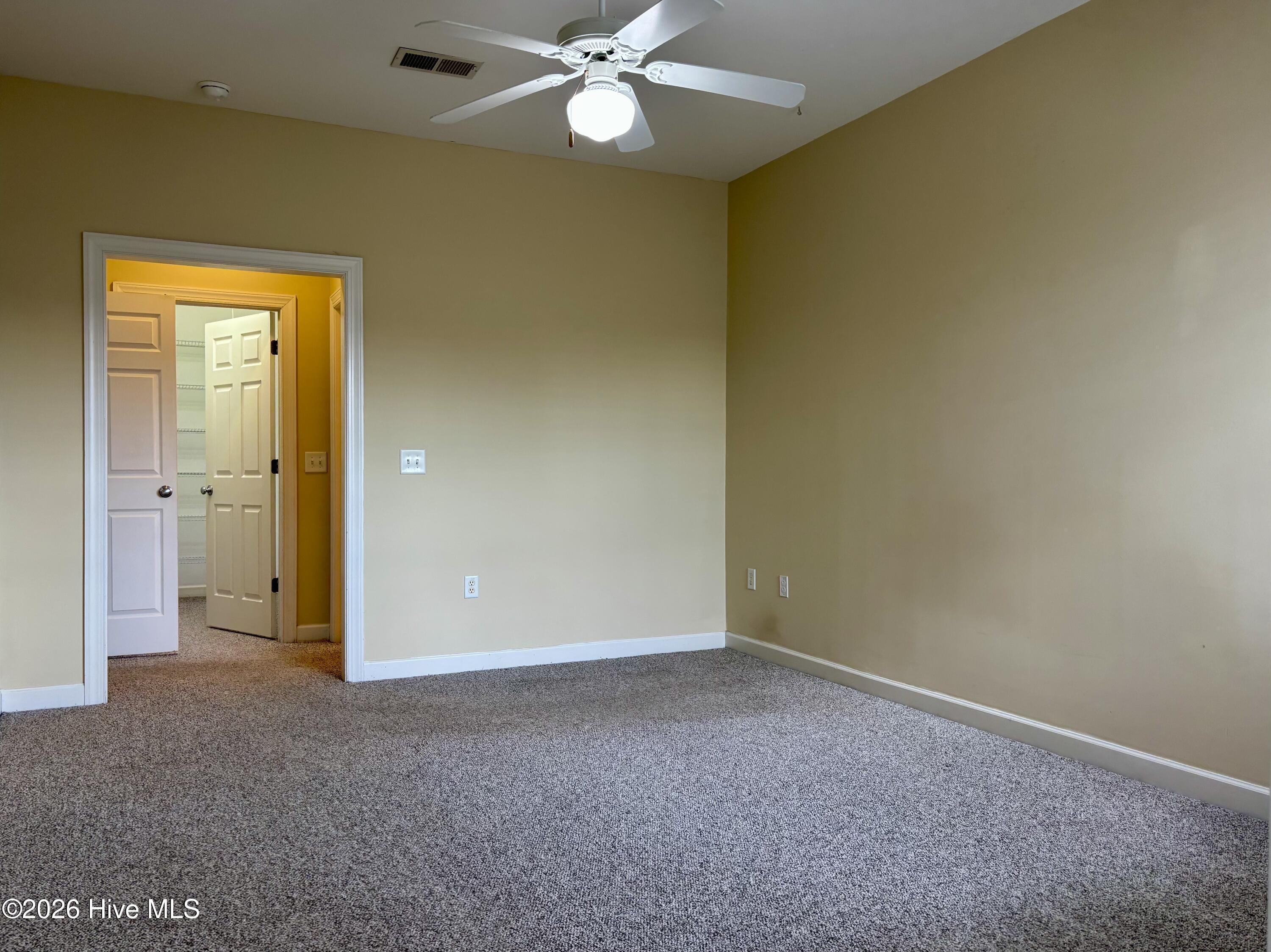 100548905 | Photo 16