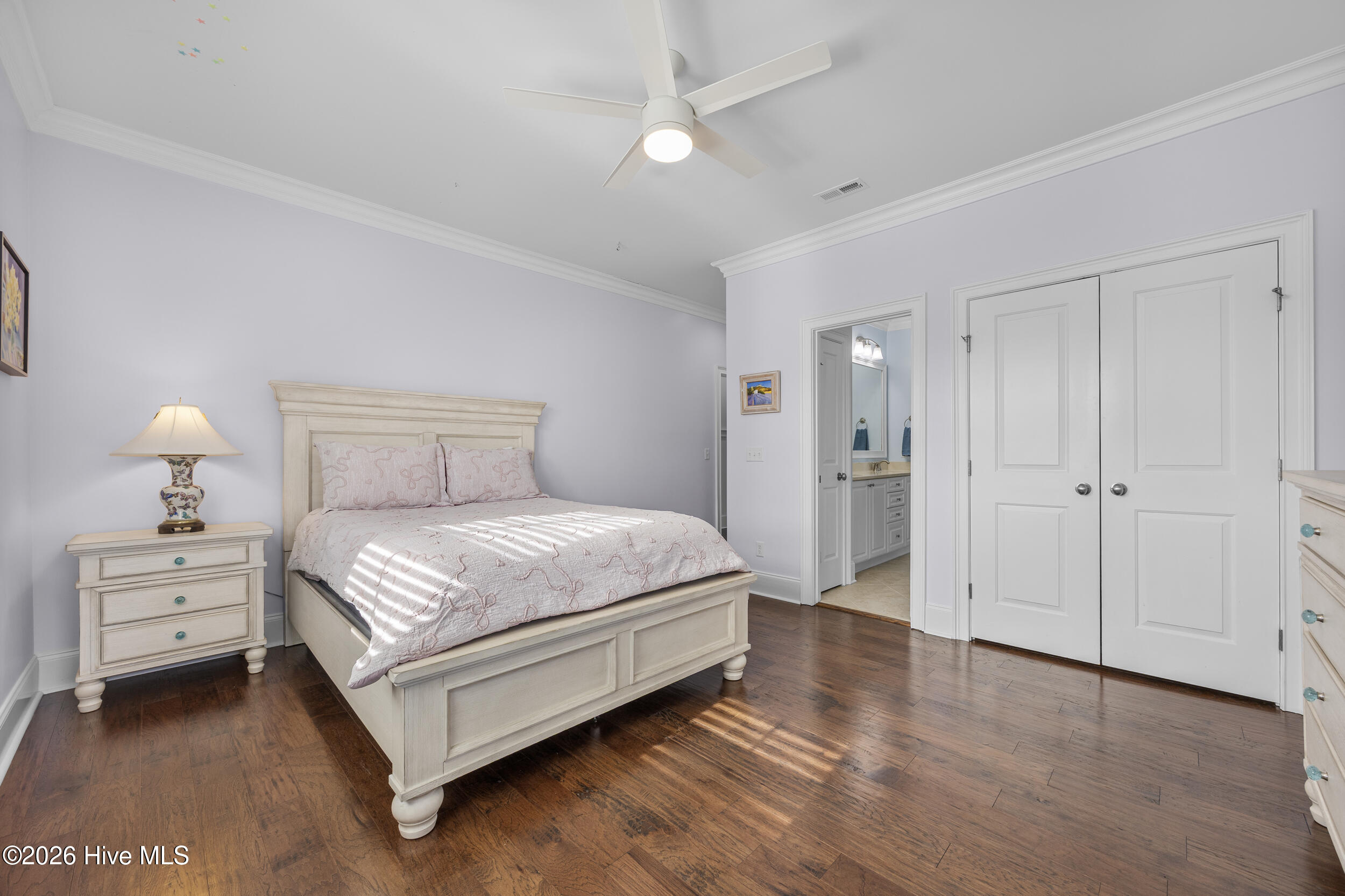 100549374 | Photo 47