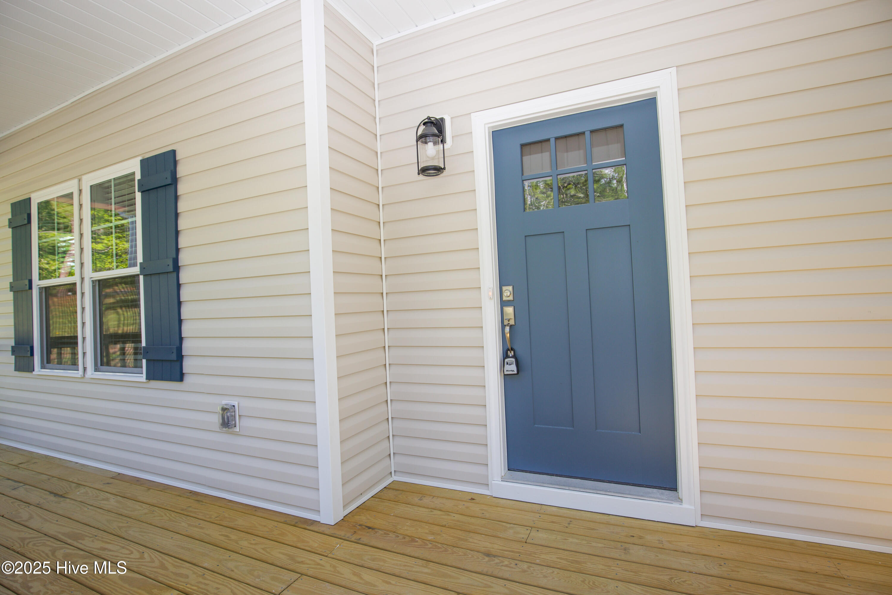 Font Door. Welcome Home!