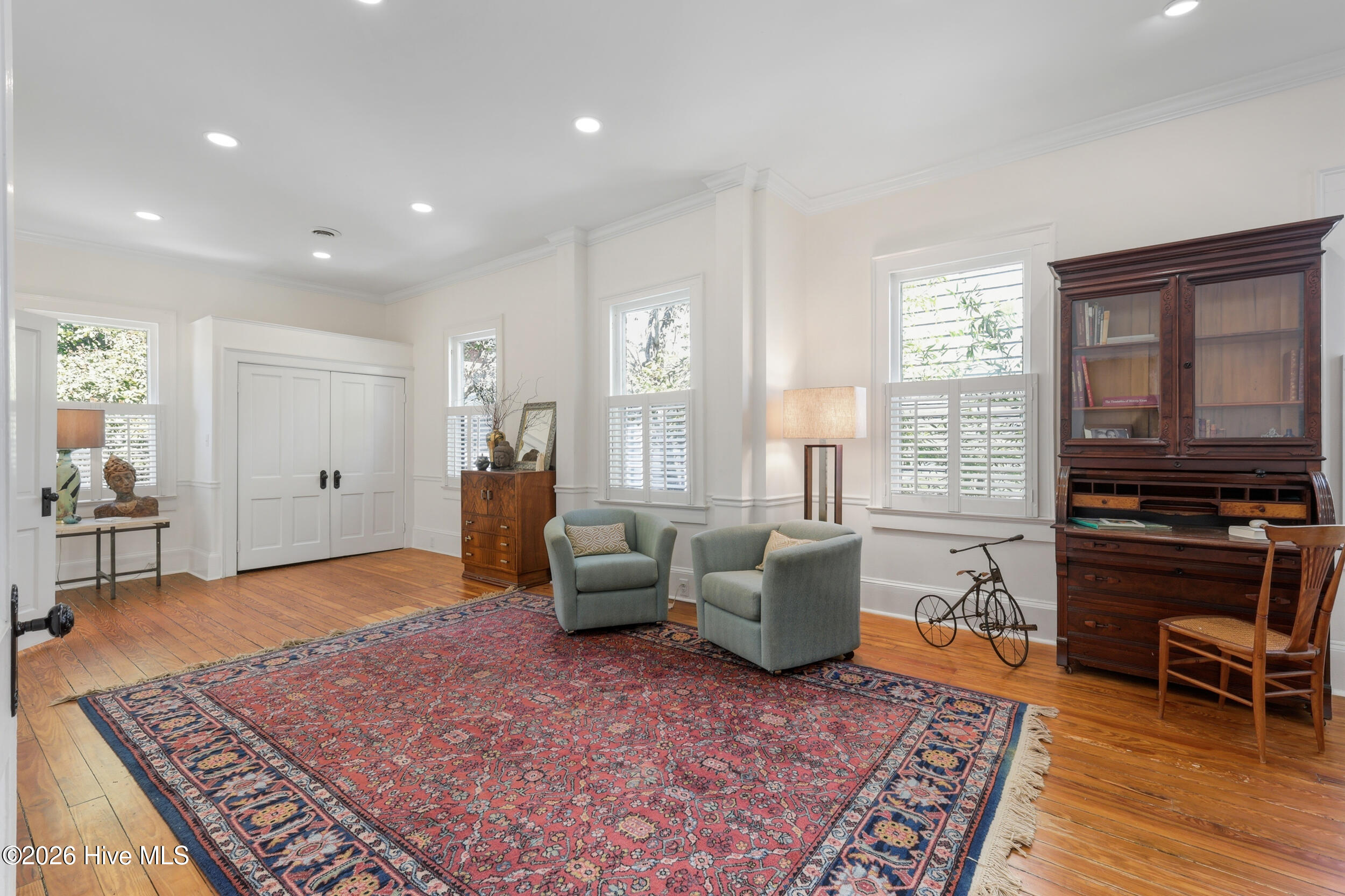 100561300 | Photo 32