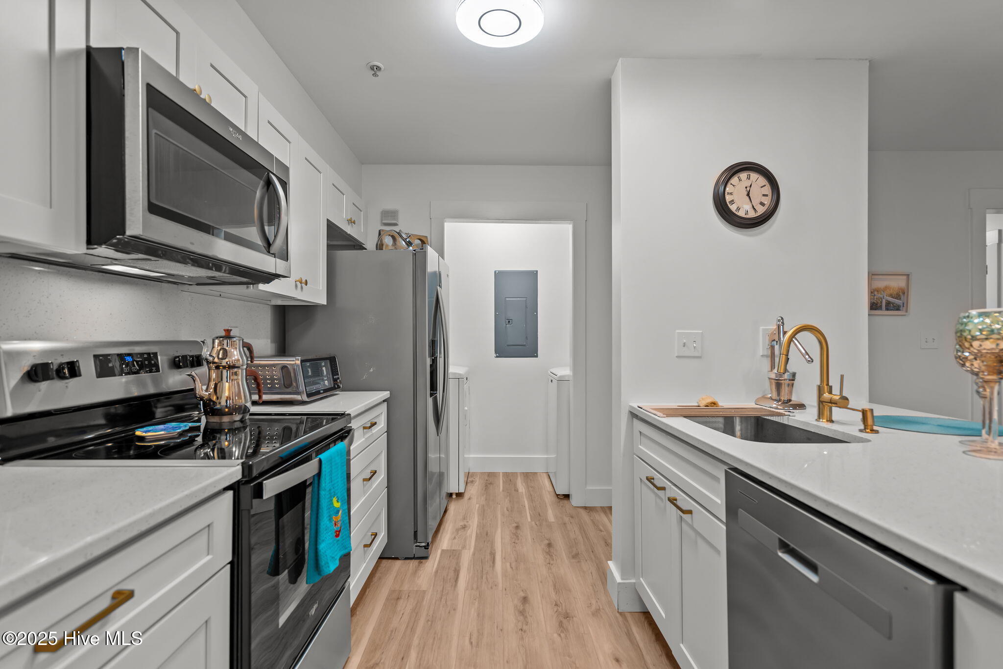 100543916 | Photo 14