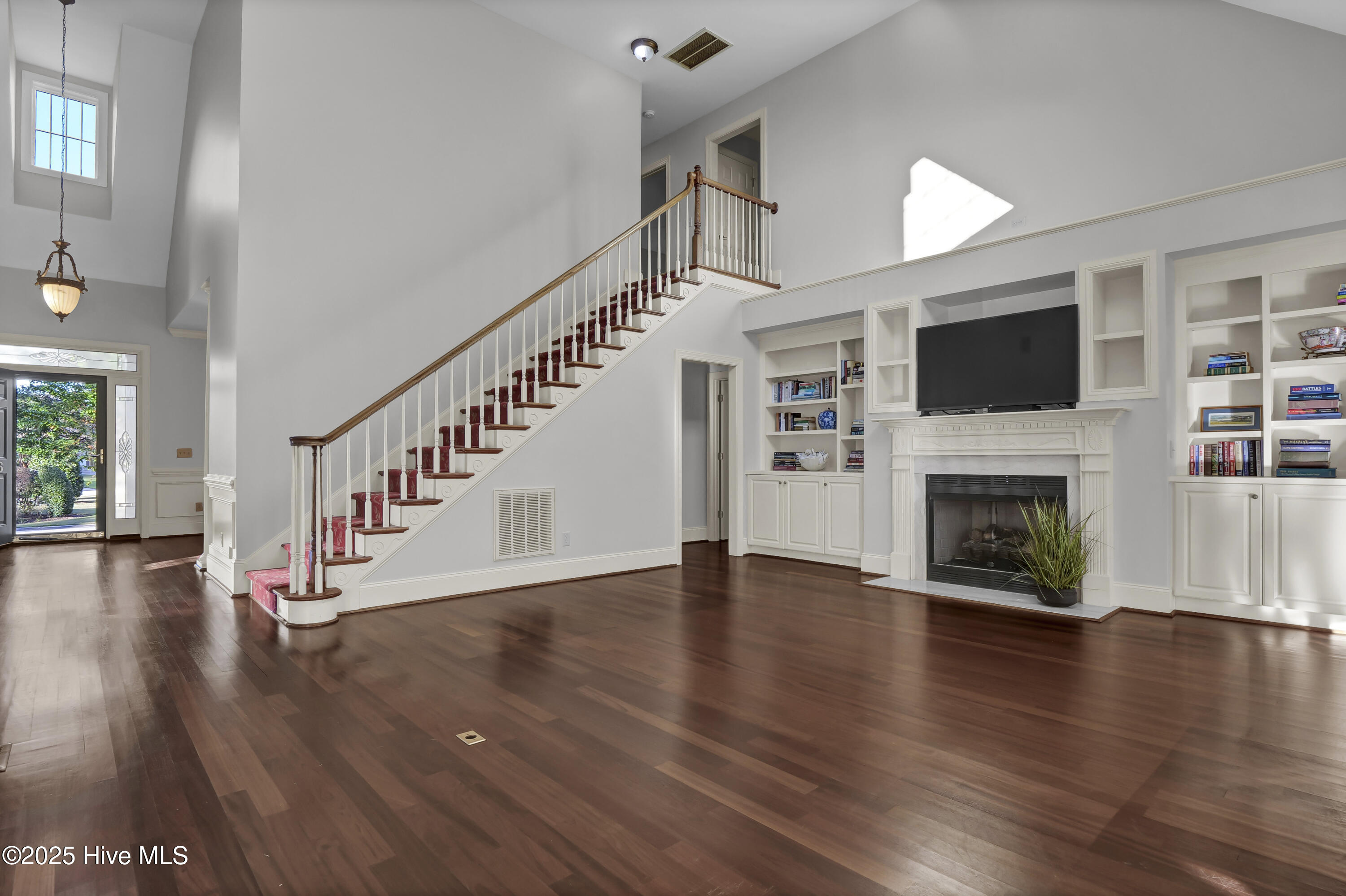 100535642 | Photo 13