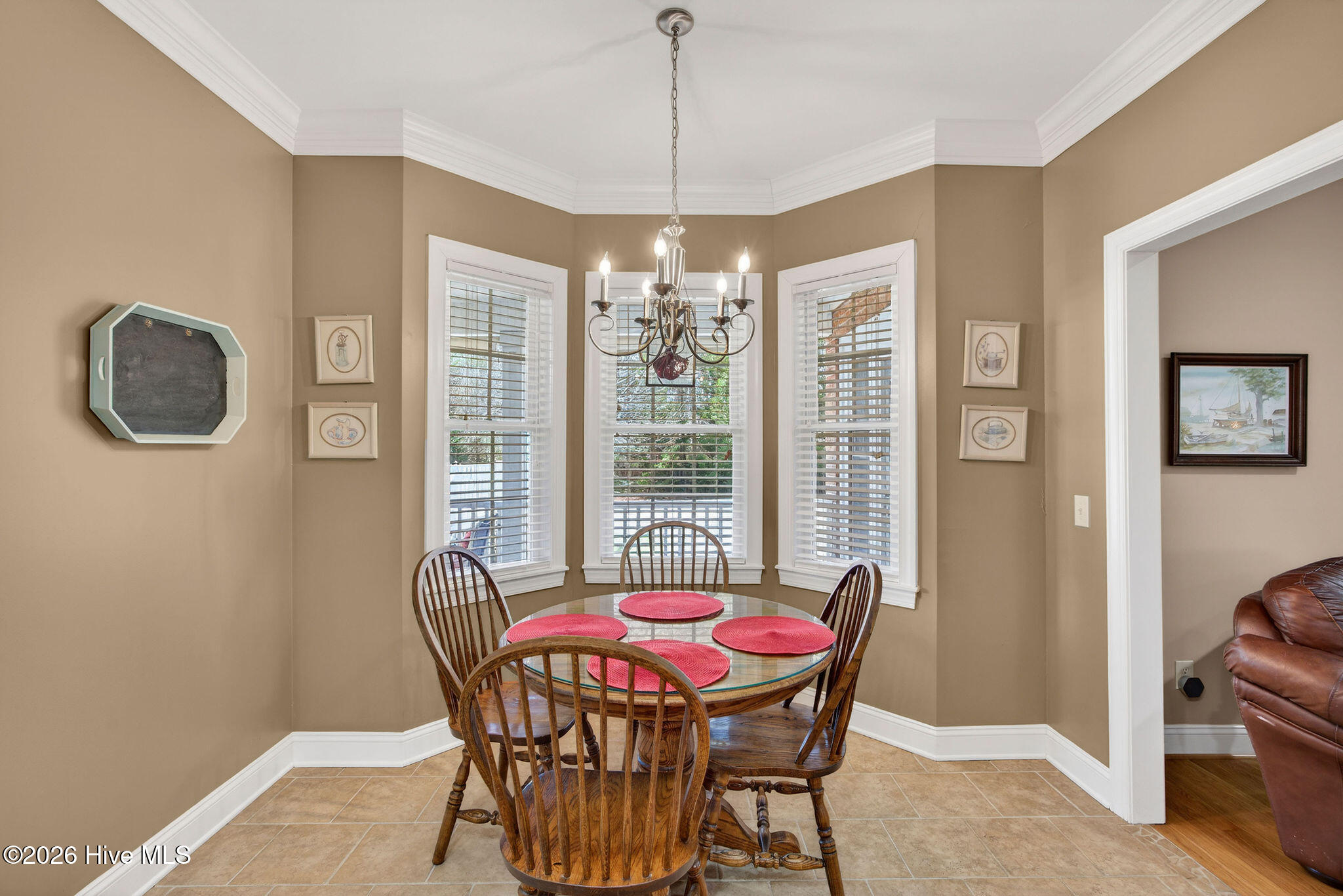 100554164 | Photo 36