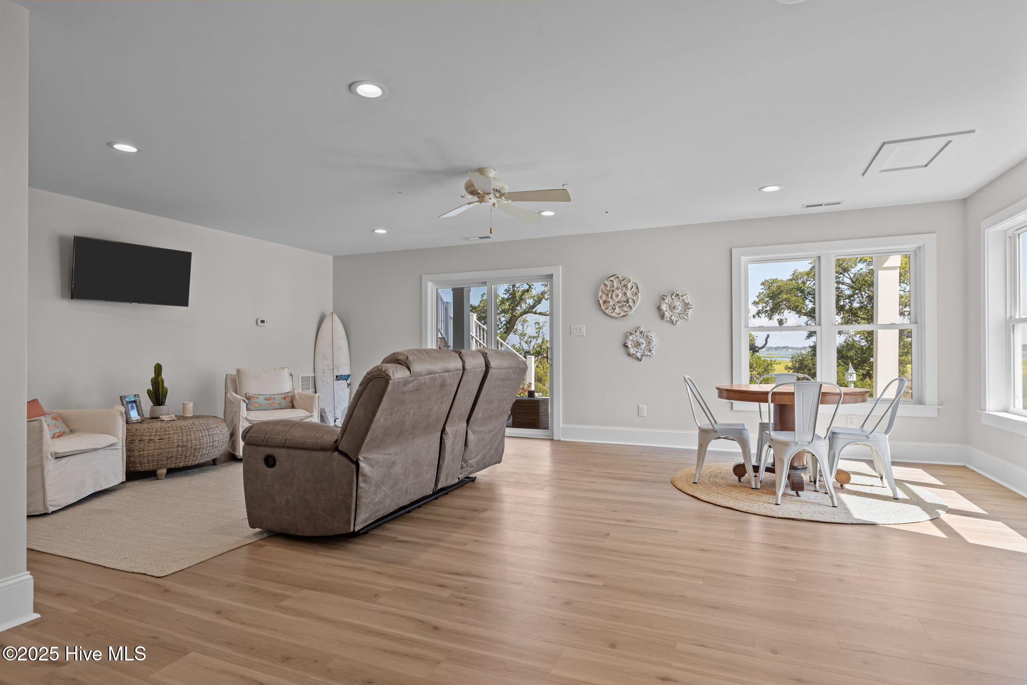 100549920 | Photo 14