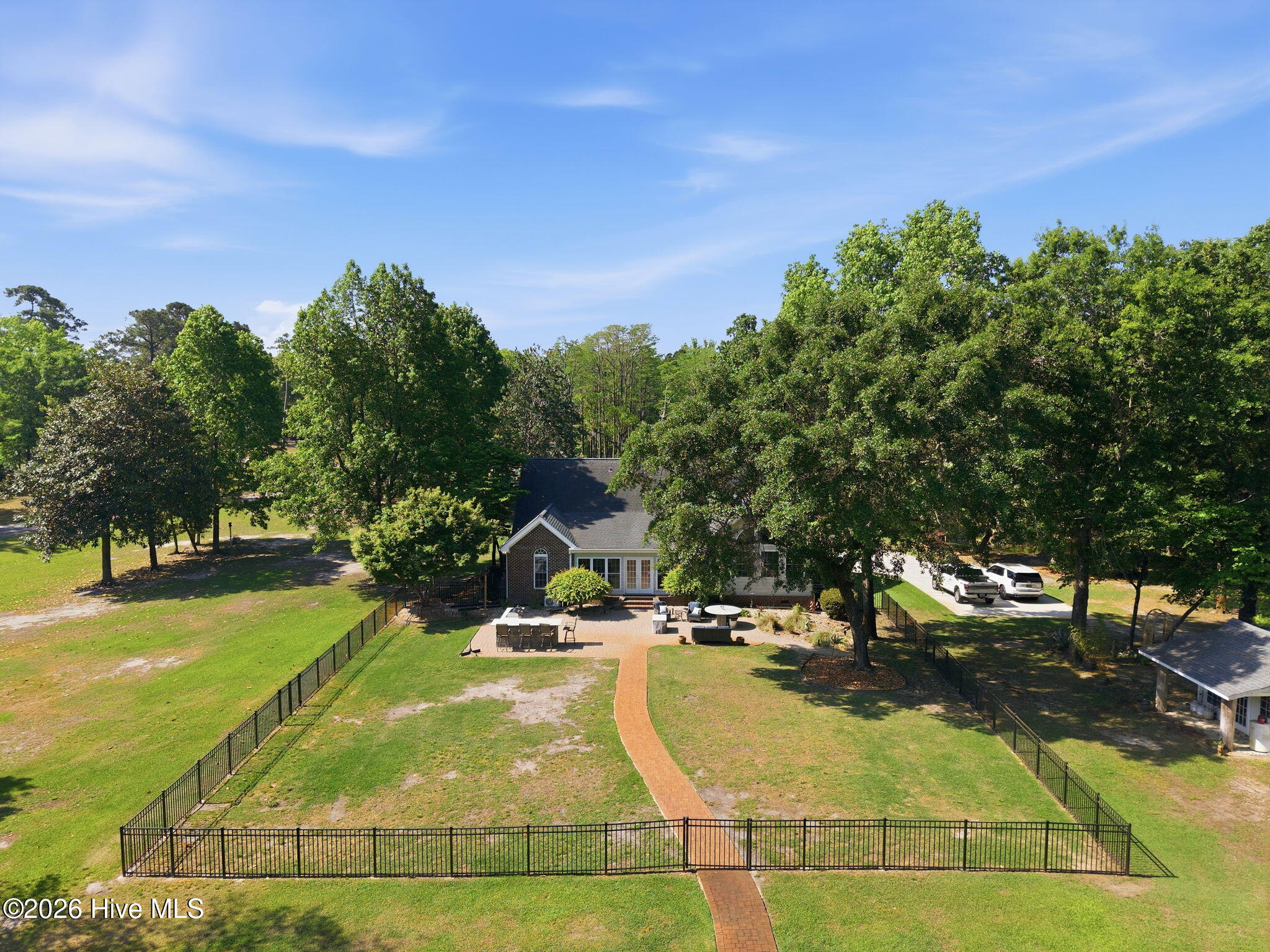 100570615 | Photo 73