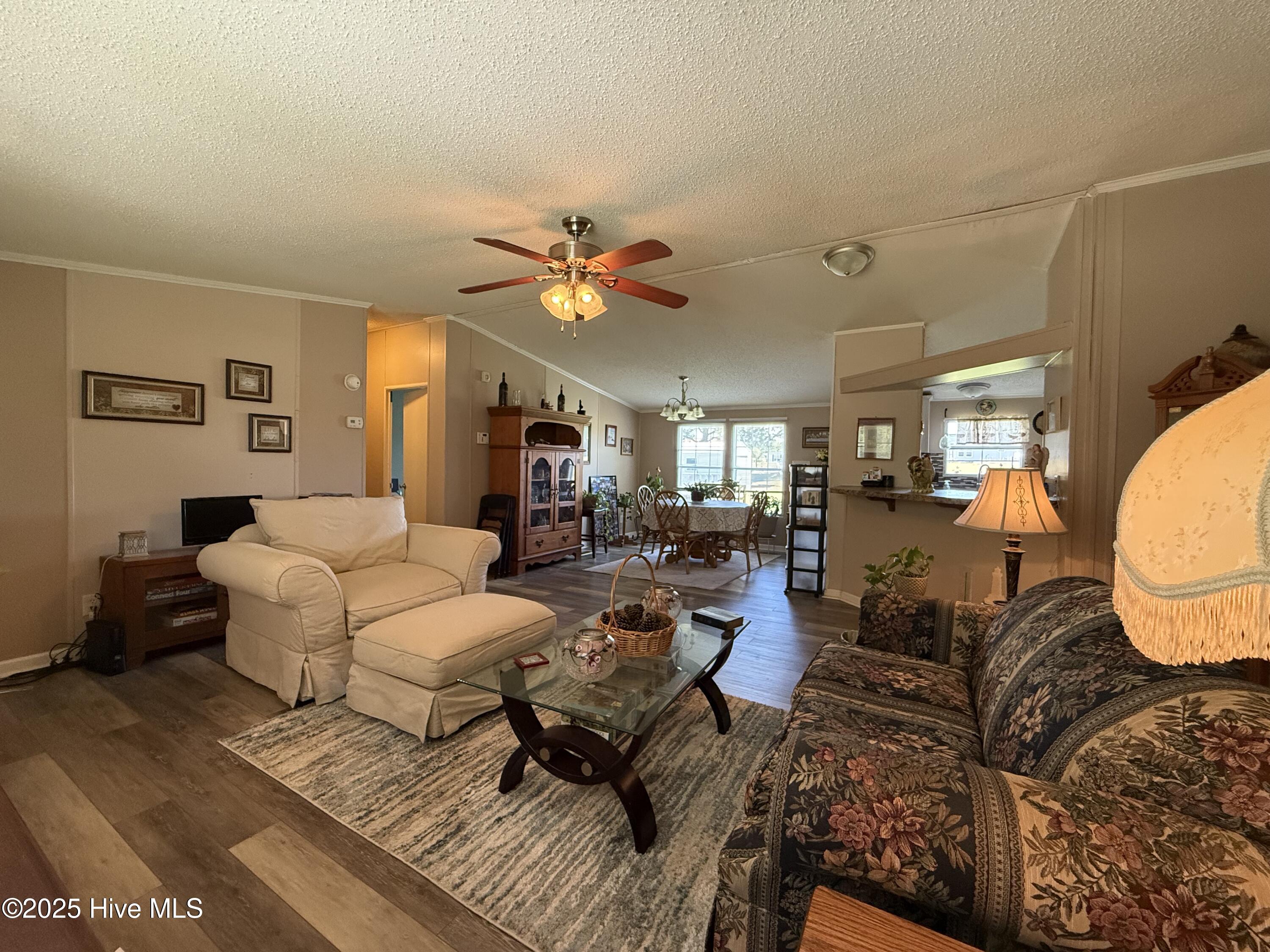 100502105 | Photo 16