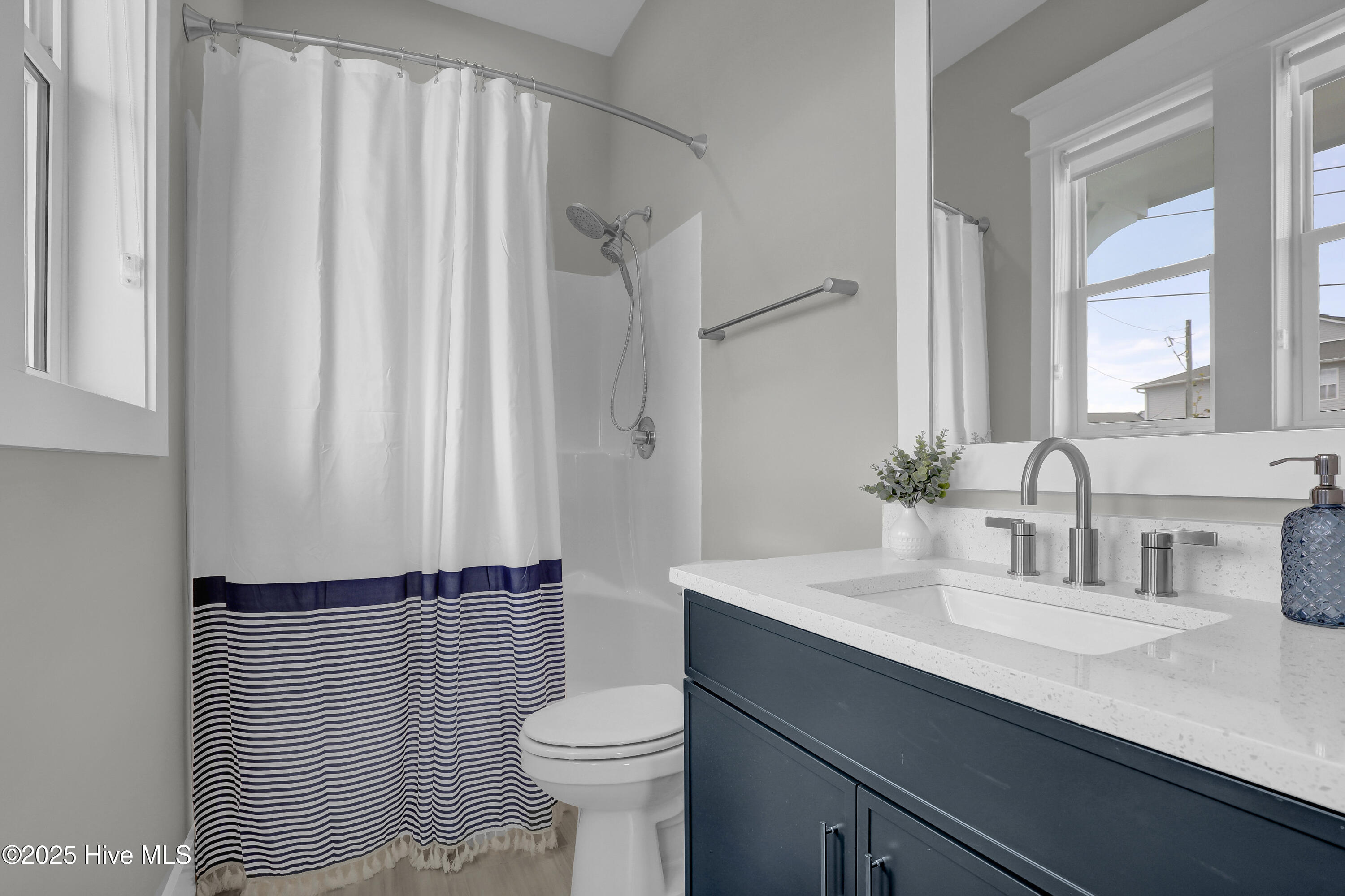 100555615 | Photo 27