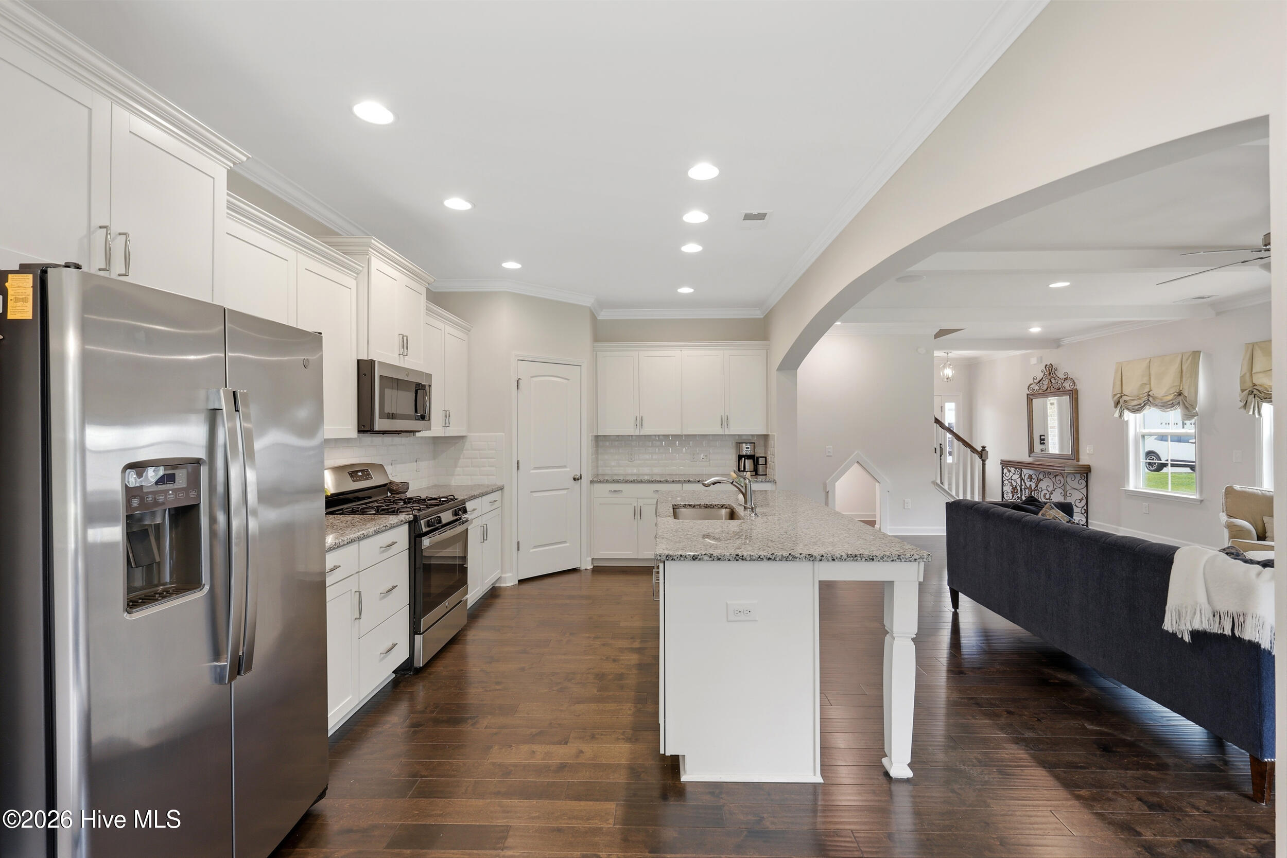 100570535 | Photo 16