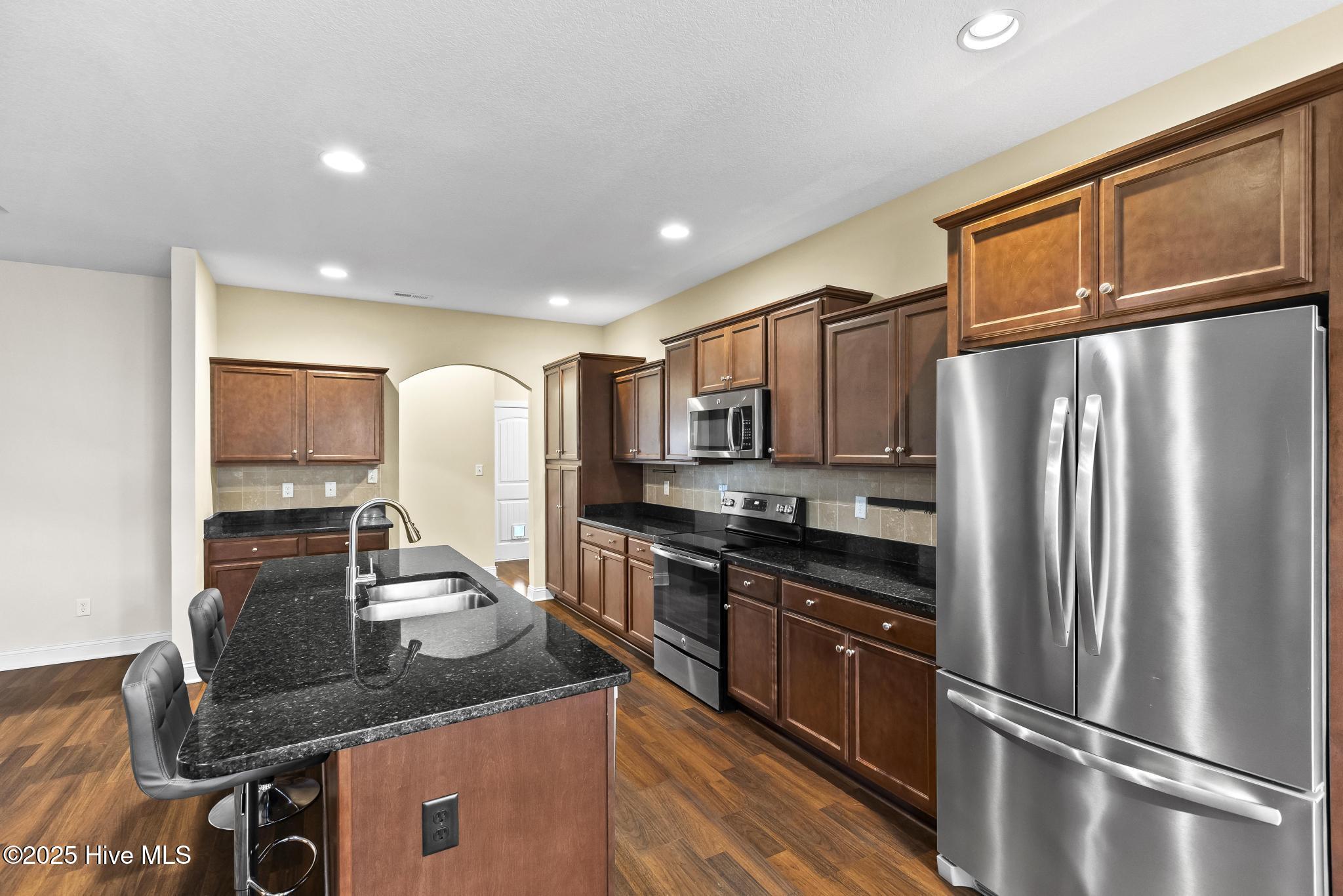 100536910 | Photo 16