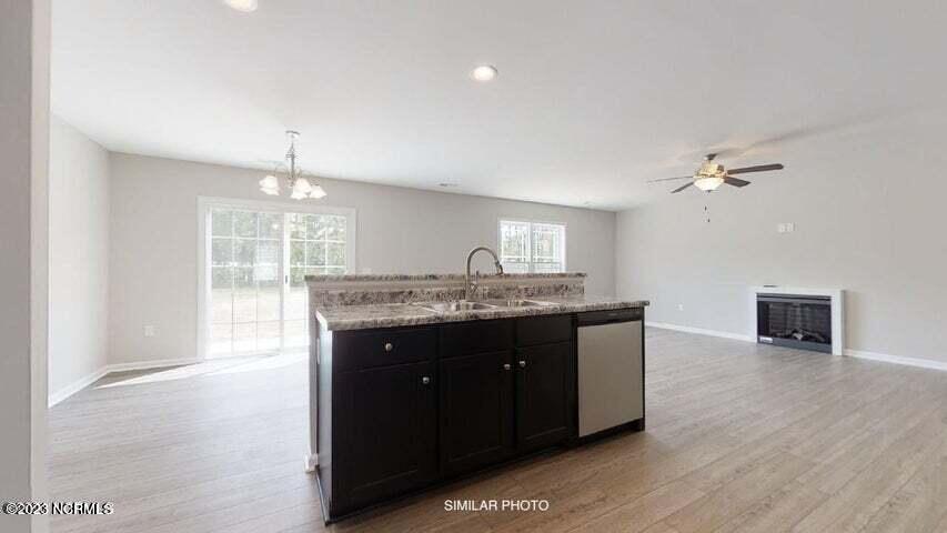 100518154 | Photo 33