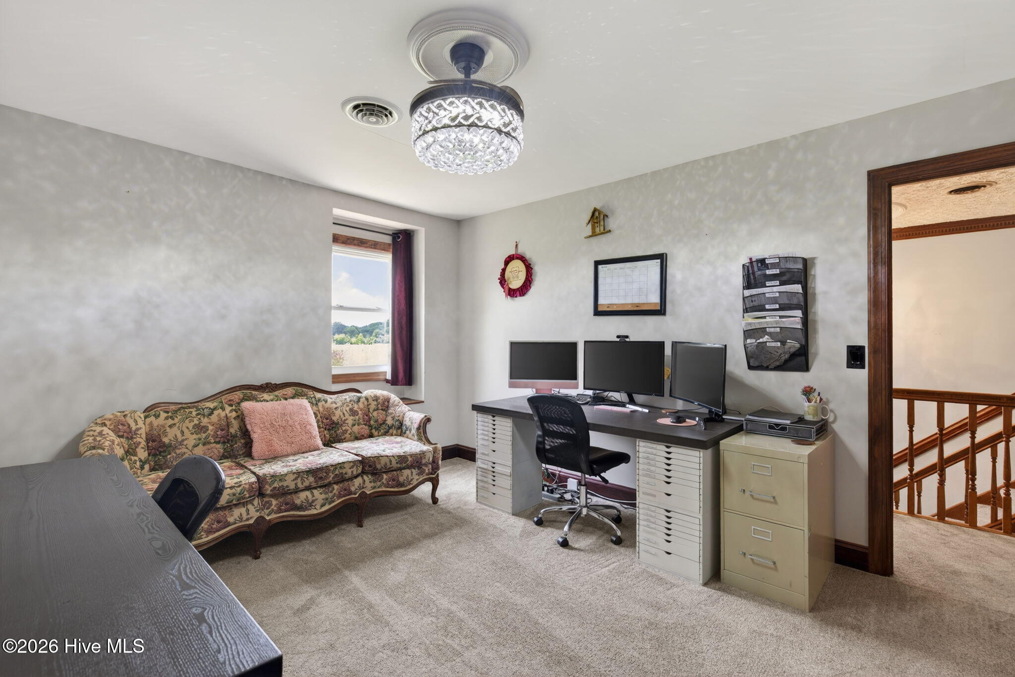 Bedroom/ Office