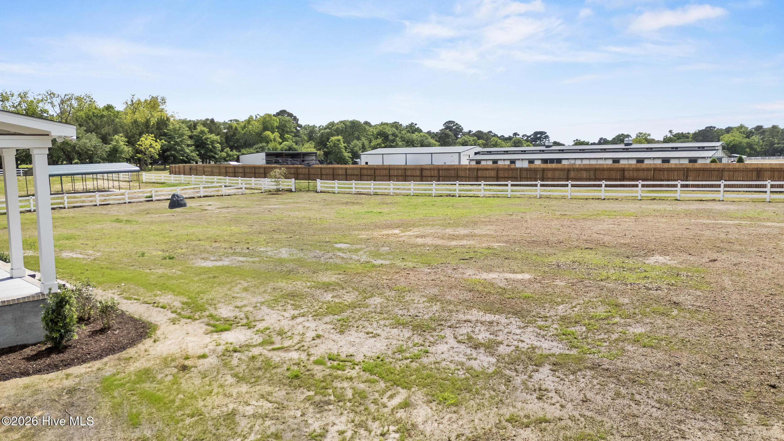 100570401 | Photo 55