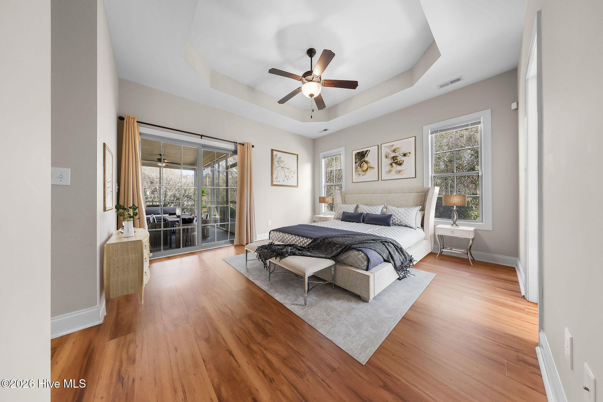 100565690 | Photo 22