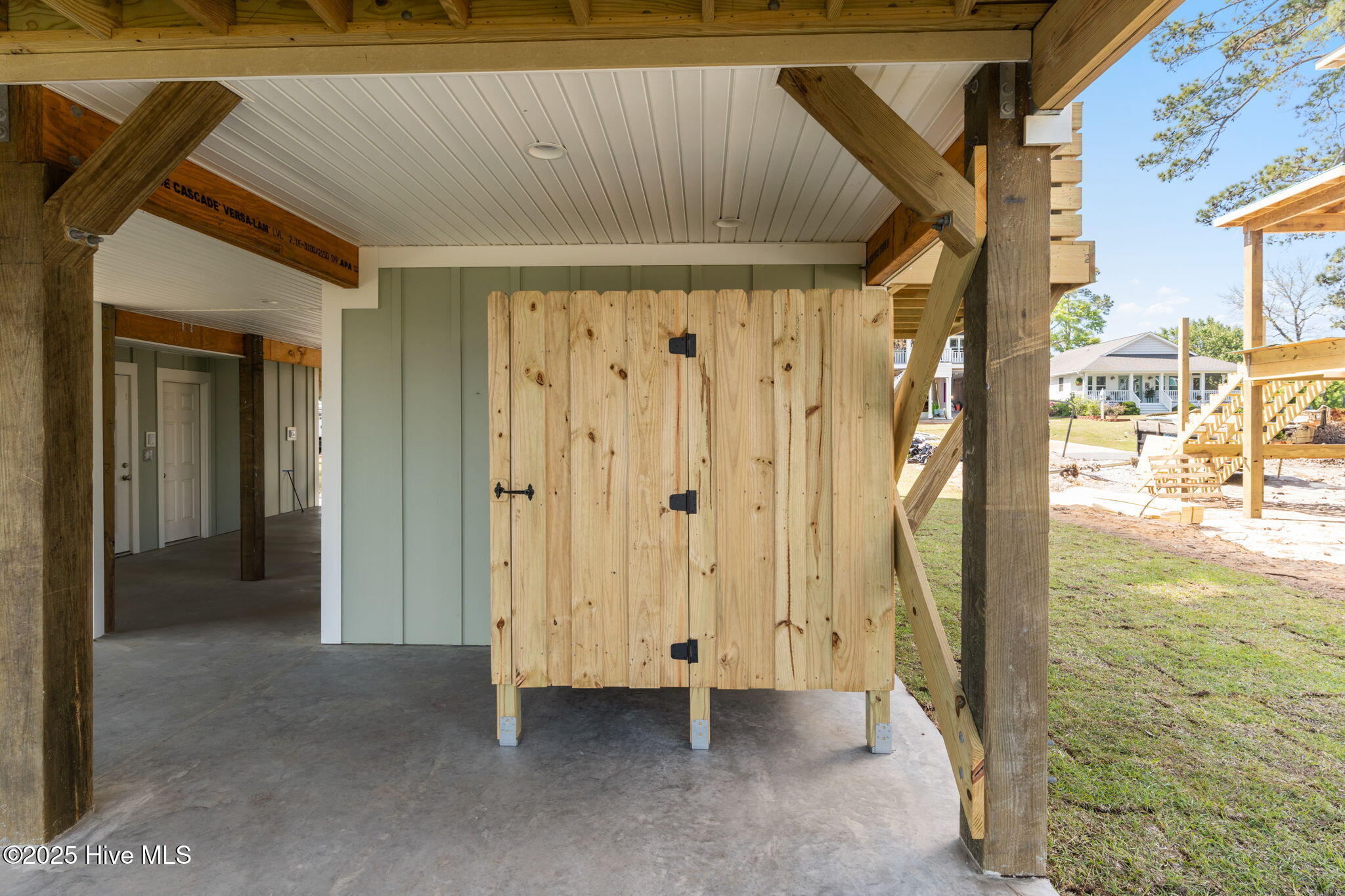 100485023 | Photo 63