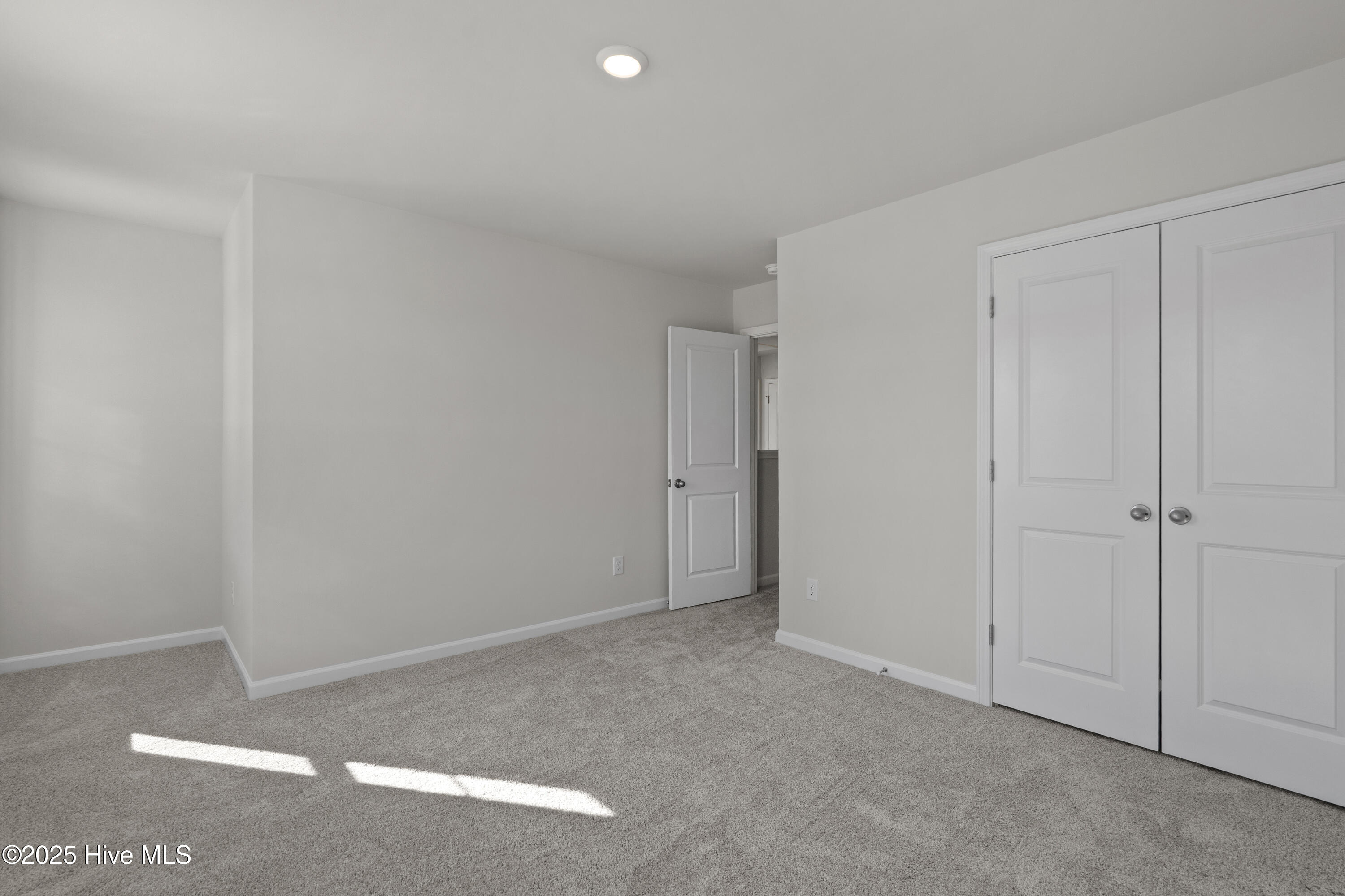 100536567 | Photo 28