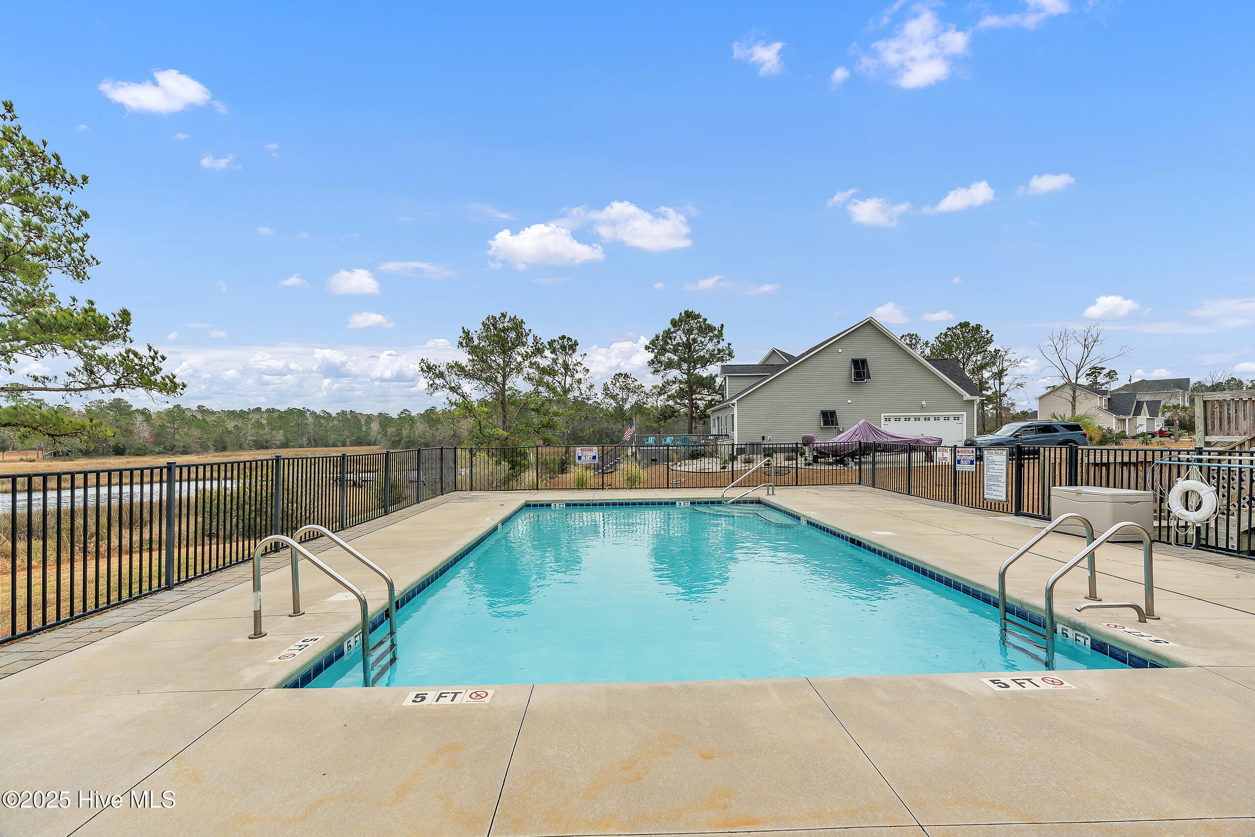 100546927 | Photo 62