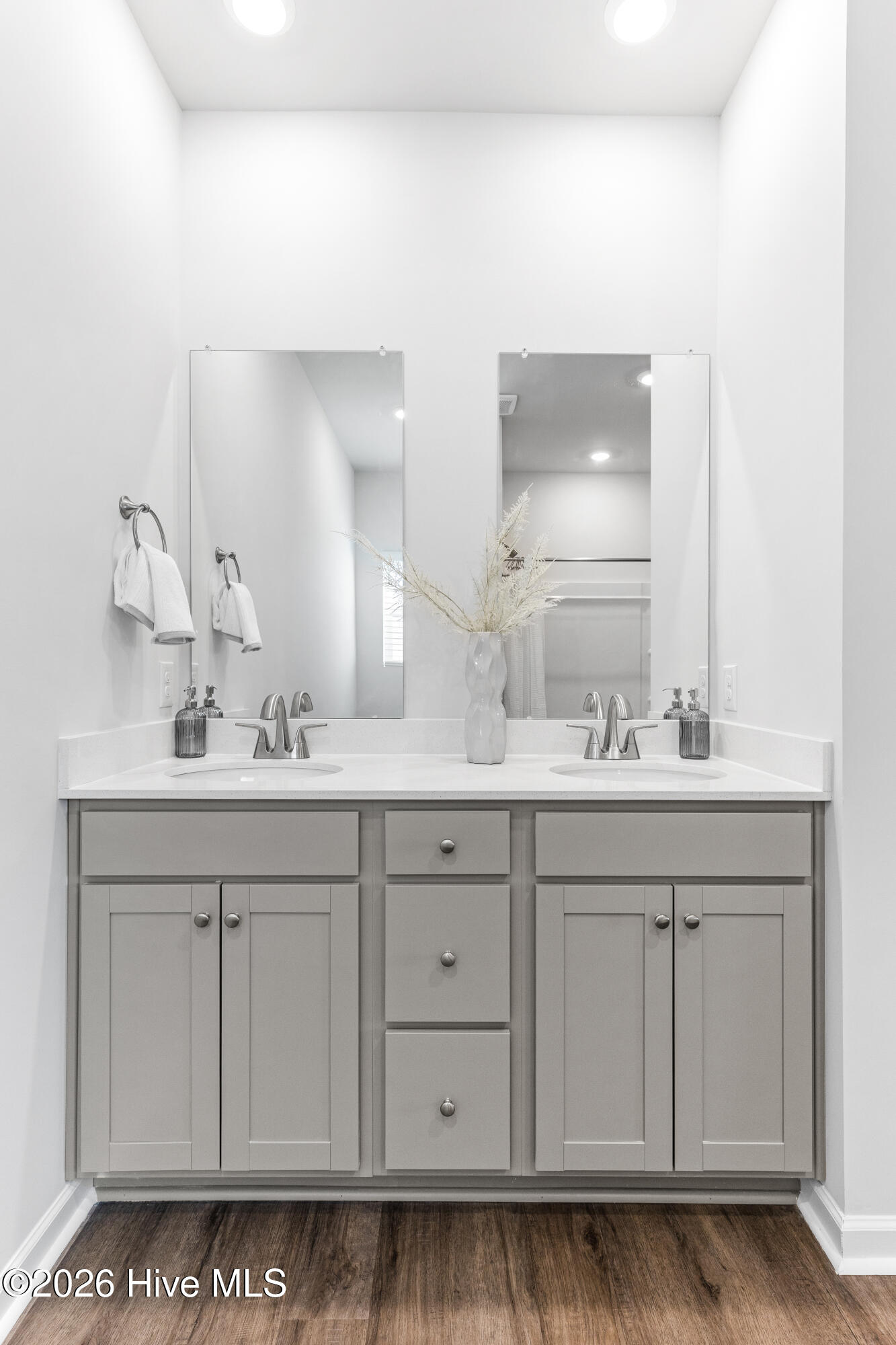 100553498 | Photo 24