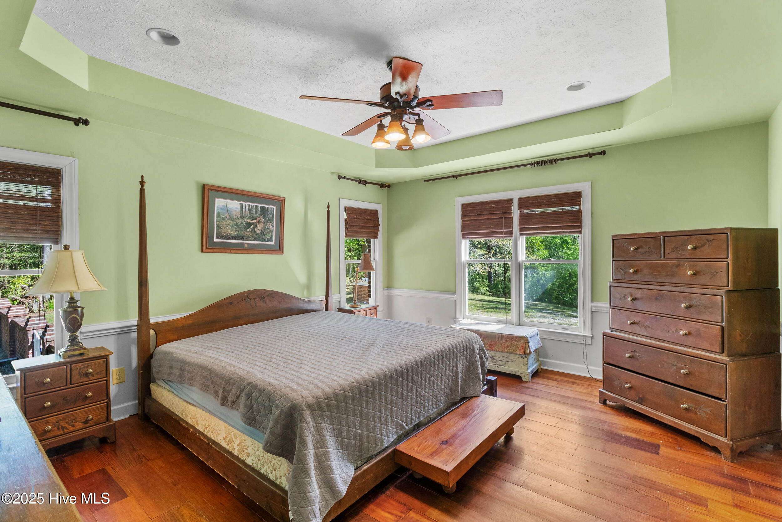 100502660 | Photo 16