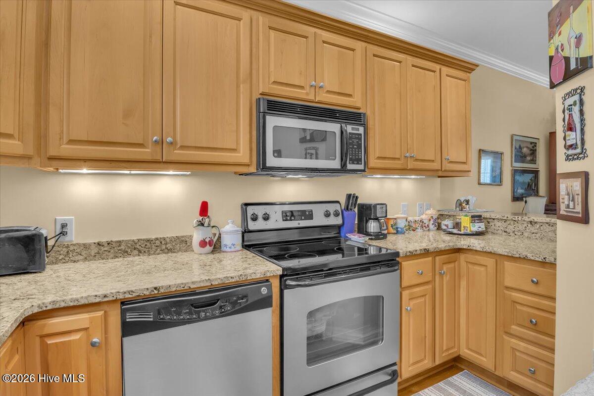 100566244 | Photo 14