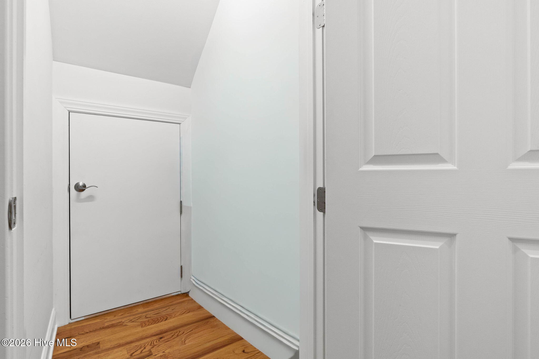 100553770 | Photo 50