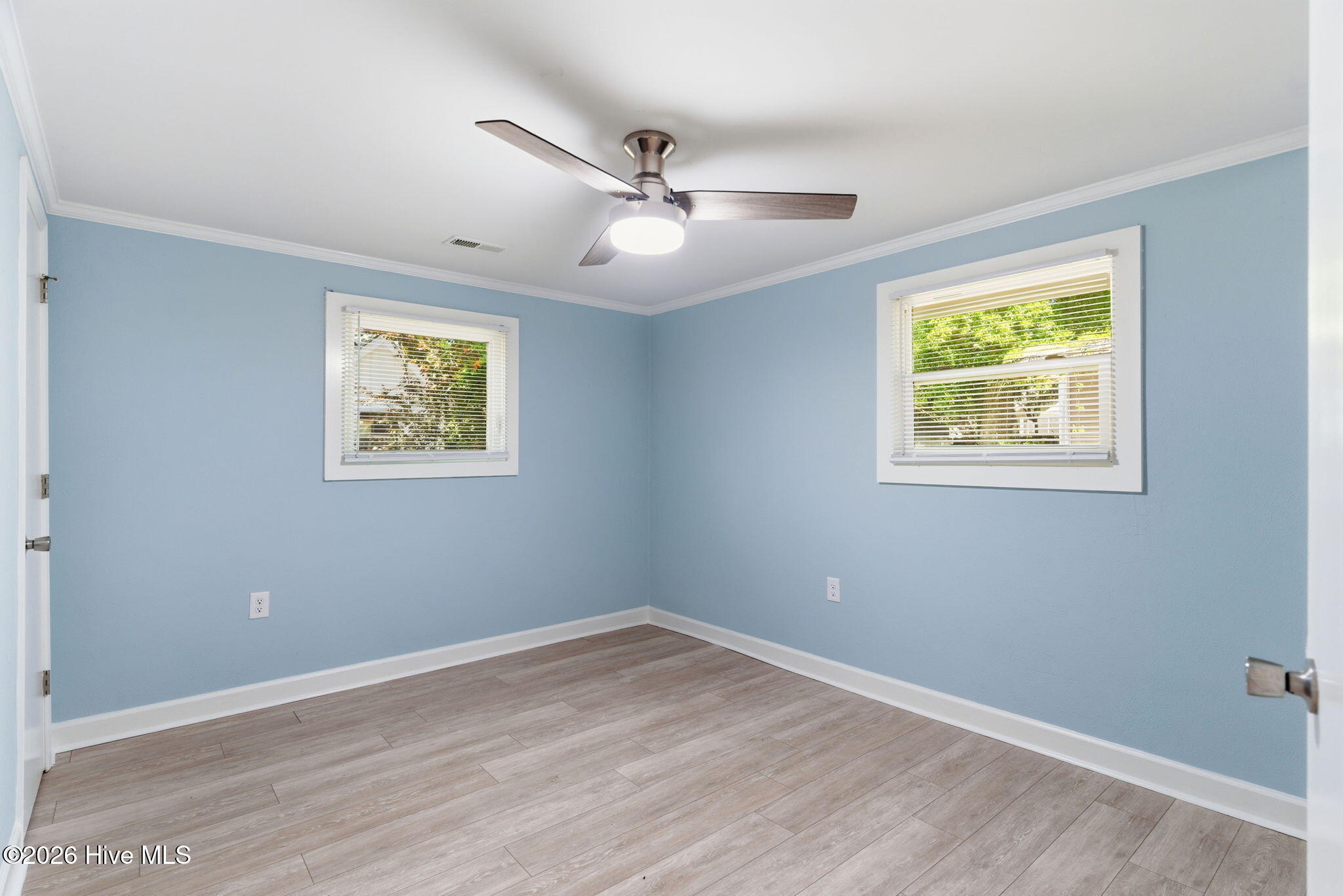 100569576 | Photo 13