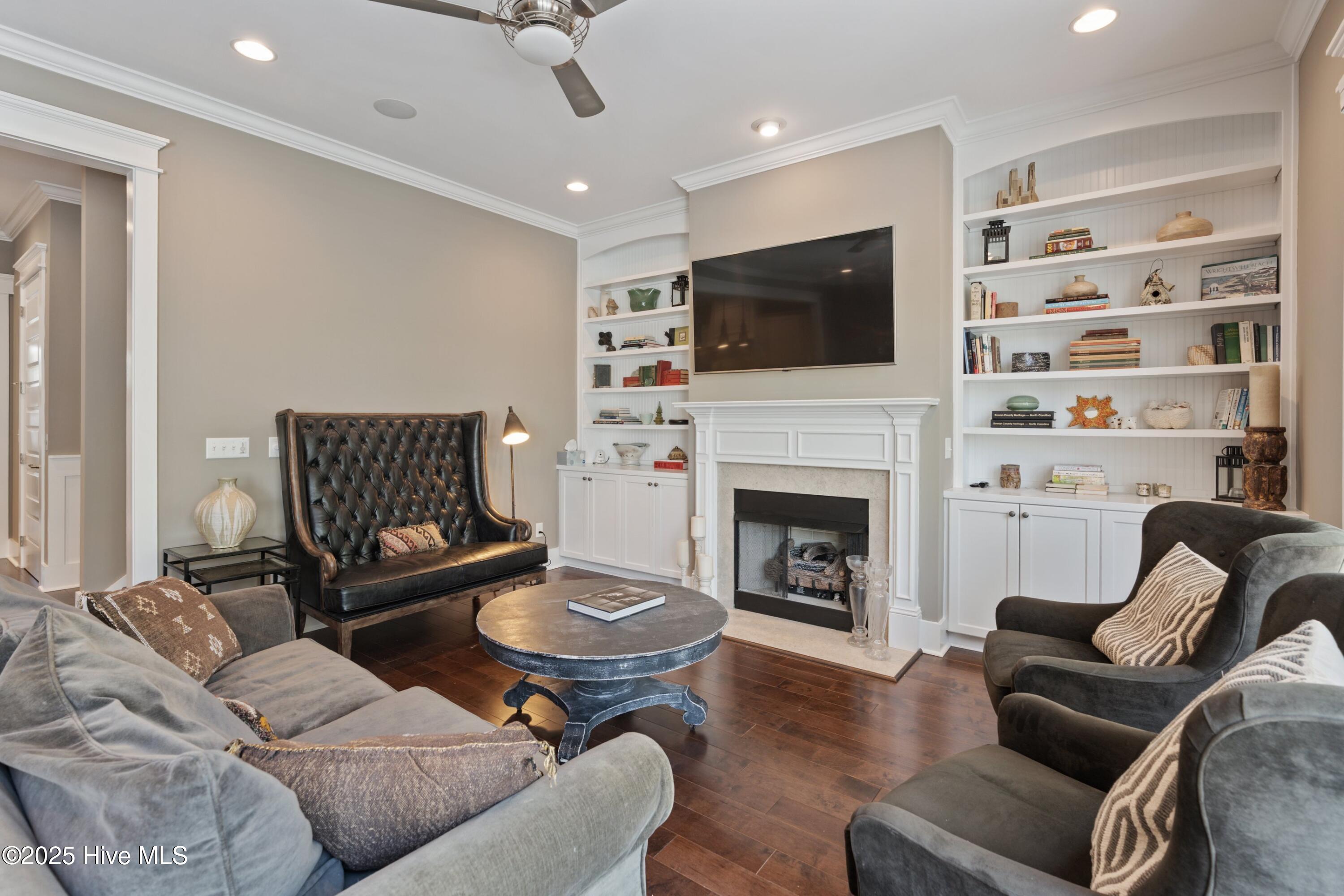 100507237 | Photo 23