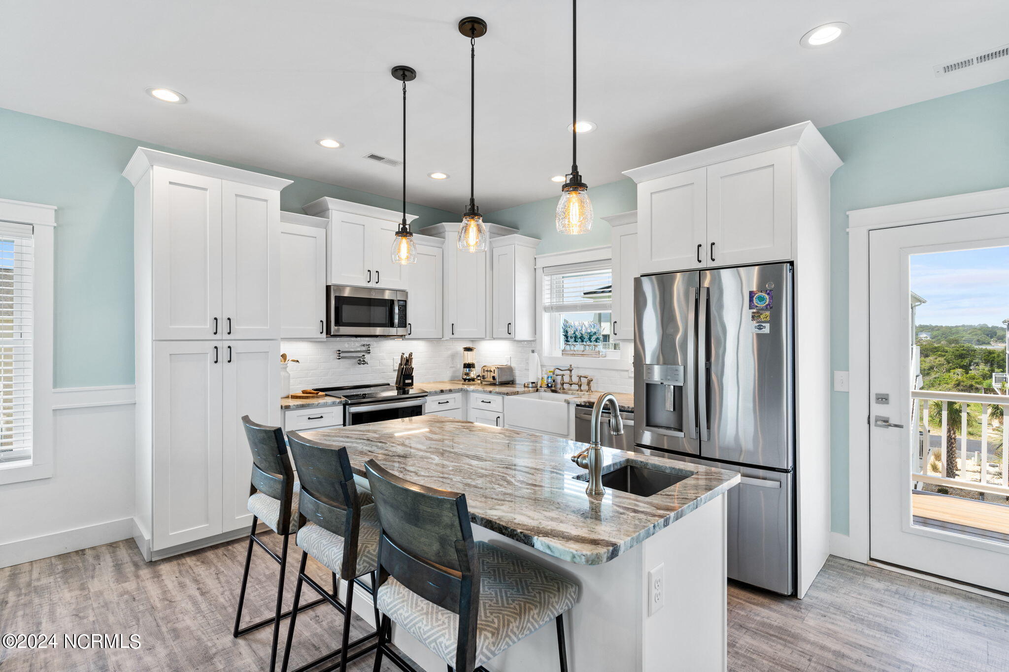 445 E Third Street, Ocean Isle Beach, NC 28469 – photo 11: kahunaphoto.com (5 of 23)