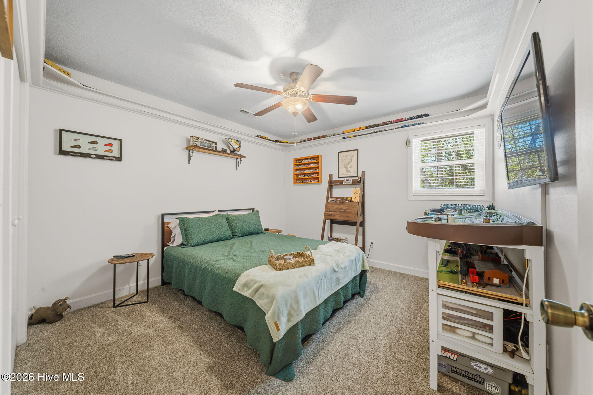 100560647 | Photo 19