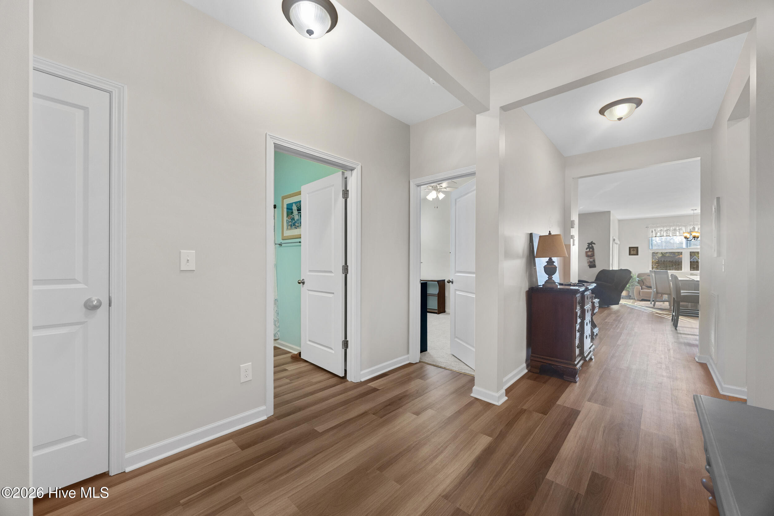 100561160 | Photo 10