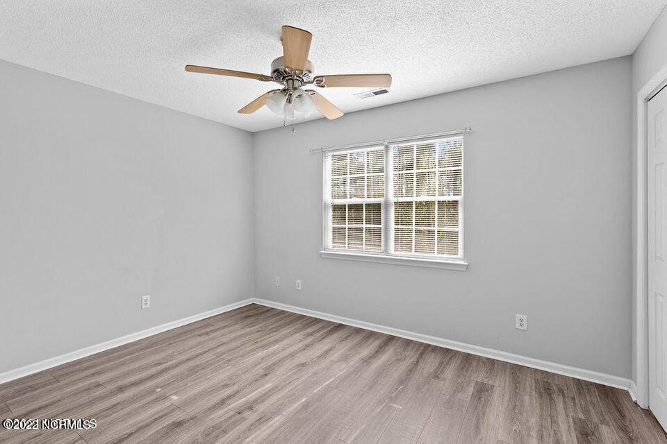 100568395 | Photo 12