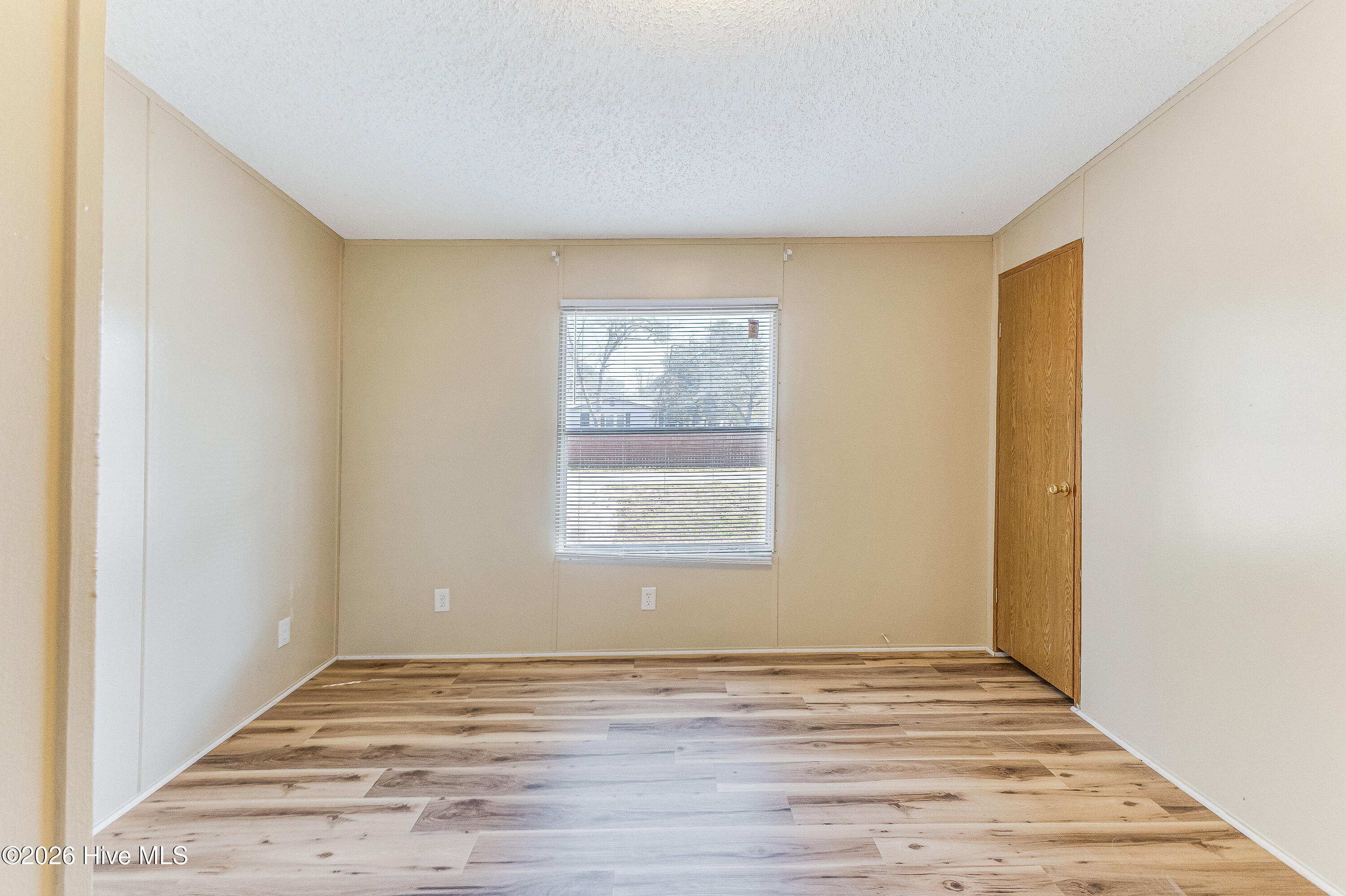 100564179 | Photo 20