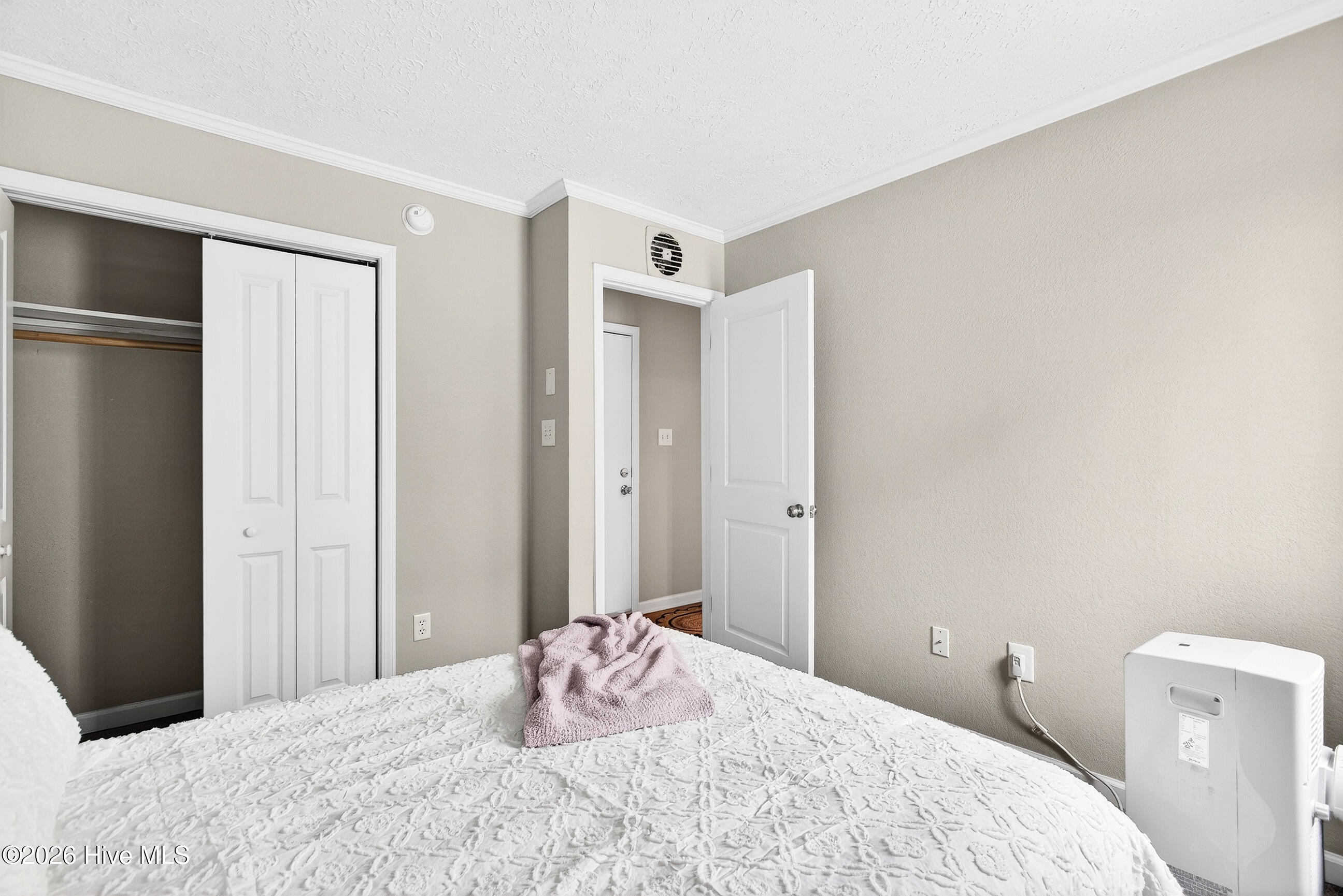 100562717 | Photo 15