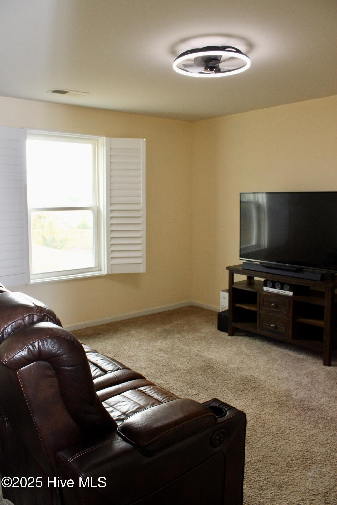 100533254 | Photo 22